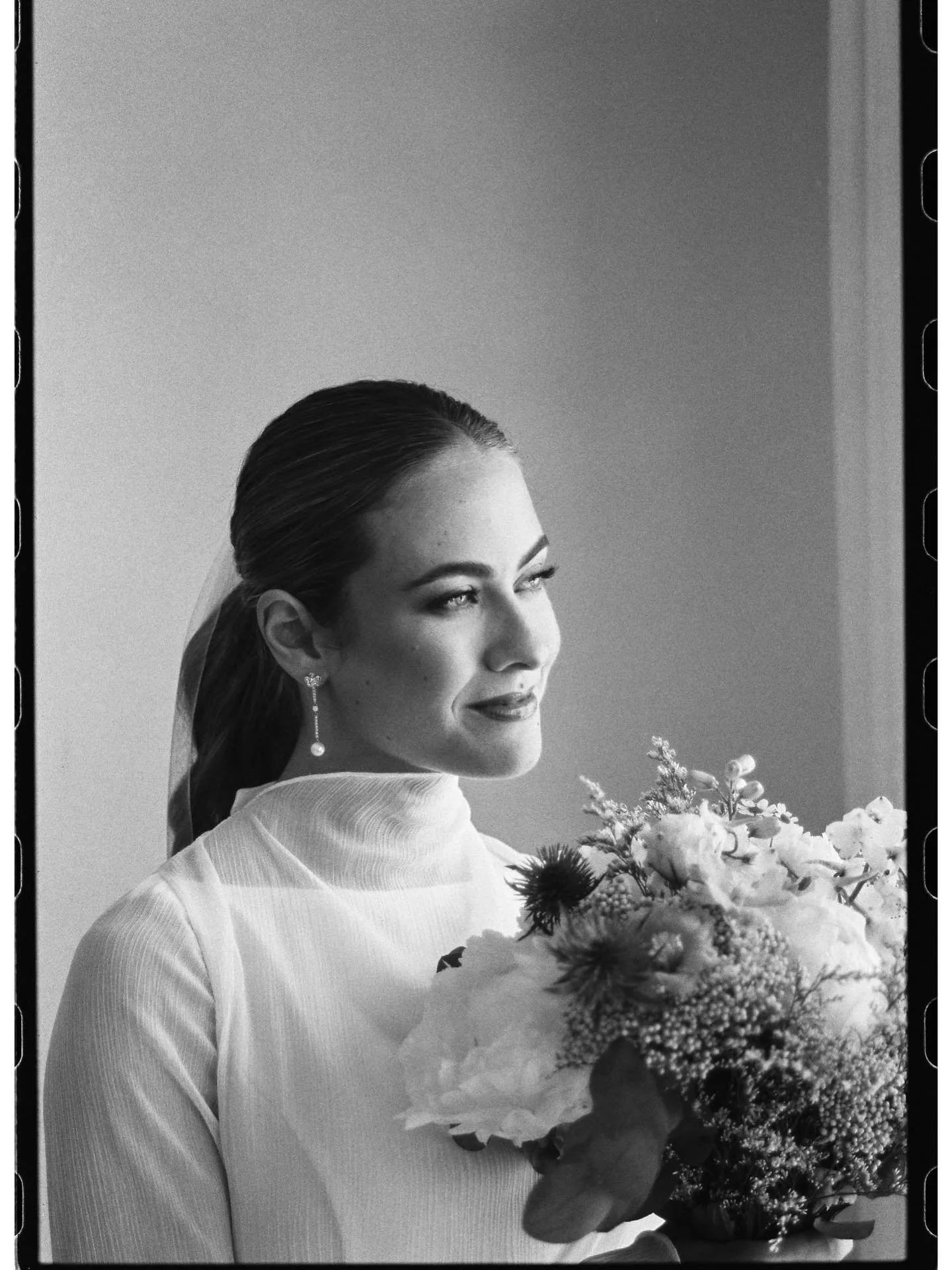 De Marta 🩵
.
.
.
#Caleidoscopia #bride #novia #weddingphotographer #analogweddingphotography