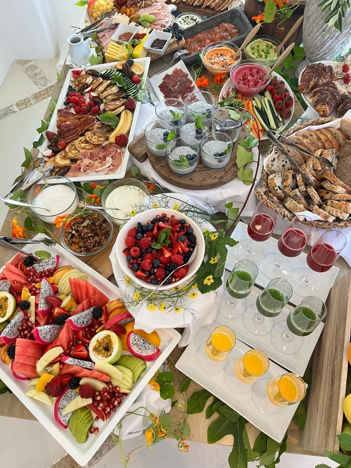 Luxury brunch in your private Mallorca villa with your Bluelime Bespoke private chef and waiter