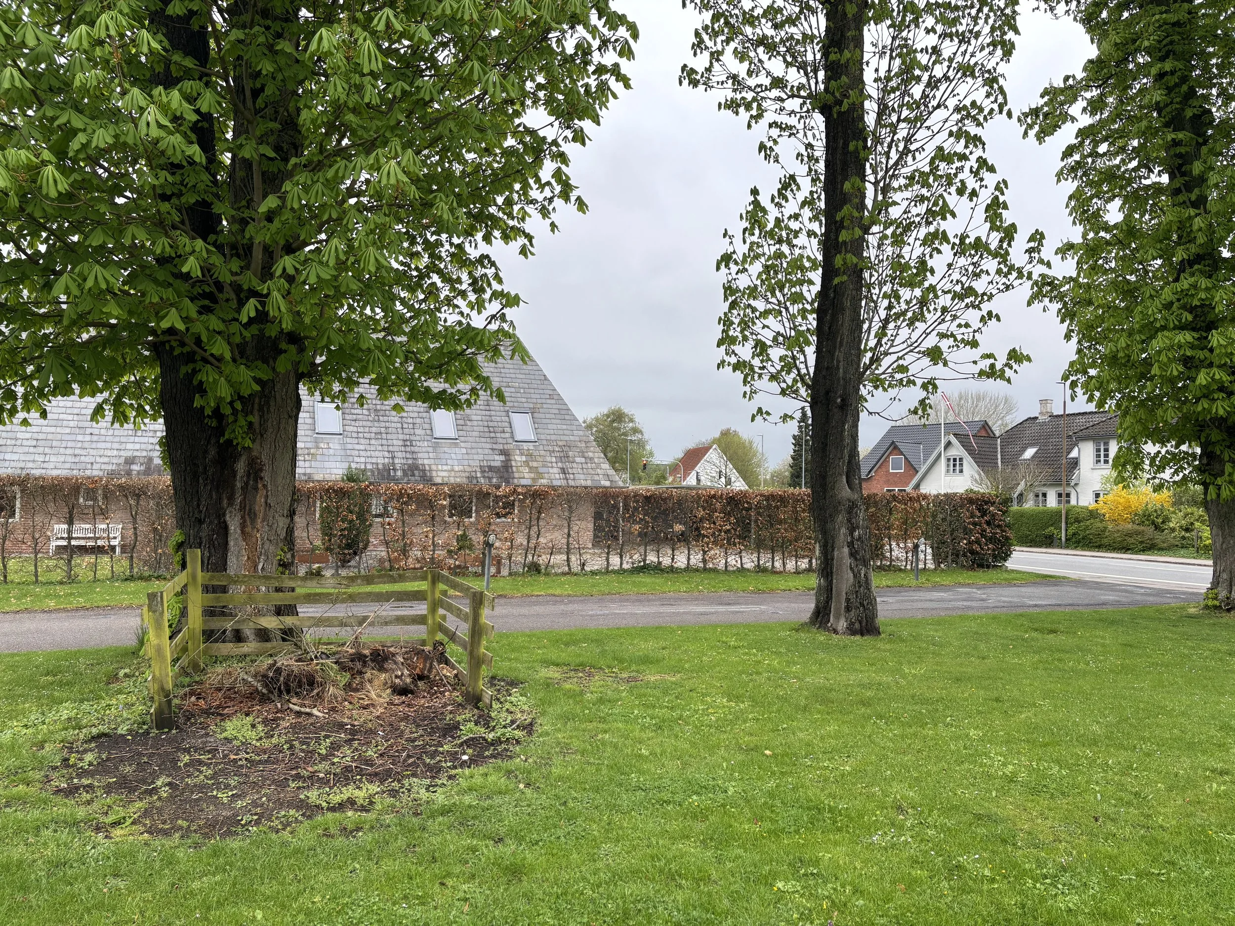 Indkørsel til kollegiet
