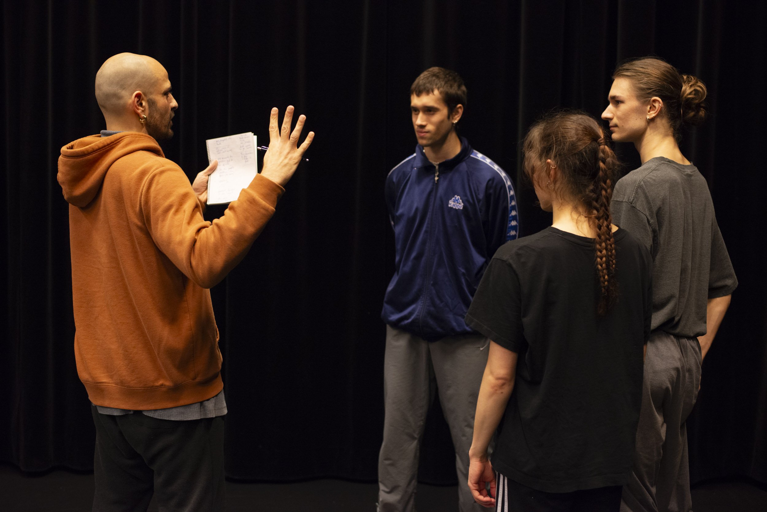 Inspiration Talks on                 Dancing Histor(y)ies