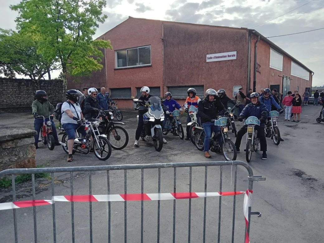 Départ des mobylettes