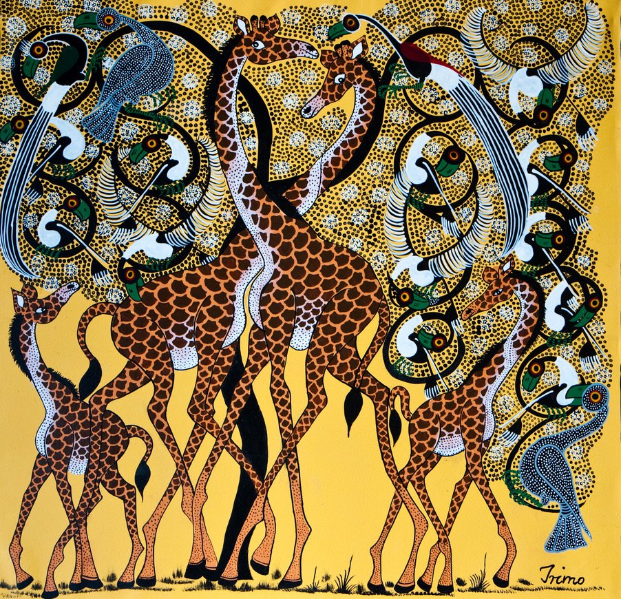 Gemälde mit mehreren Giraffen in einem lebendigen und bunten Stil, umgeben von abstrakten Mustern und Vögeln. Der Hintergrund ist gelb und mit schwarzen und weißen Punkten verziert.