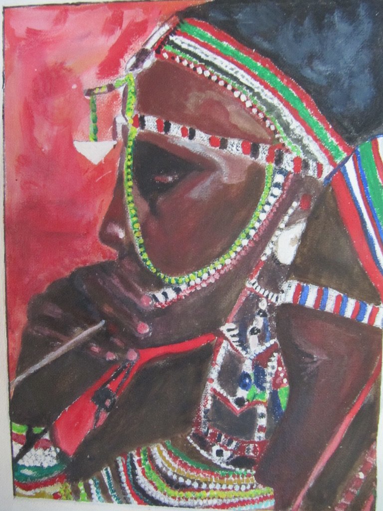 Gemälde eines Menschen mit traditionellem afrikanischem Kopfschmuck in bunten Farben, vor einem roten Hintergrund.