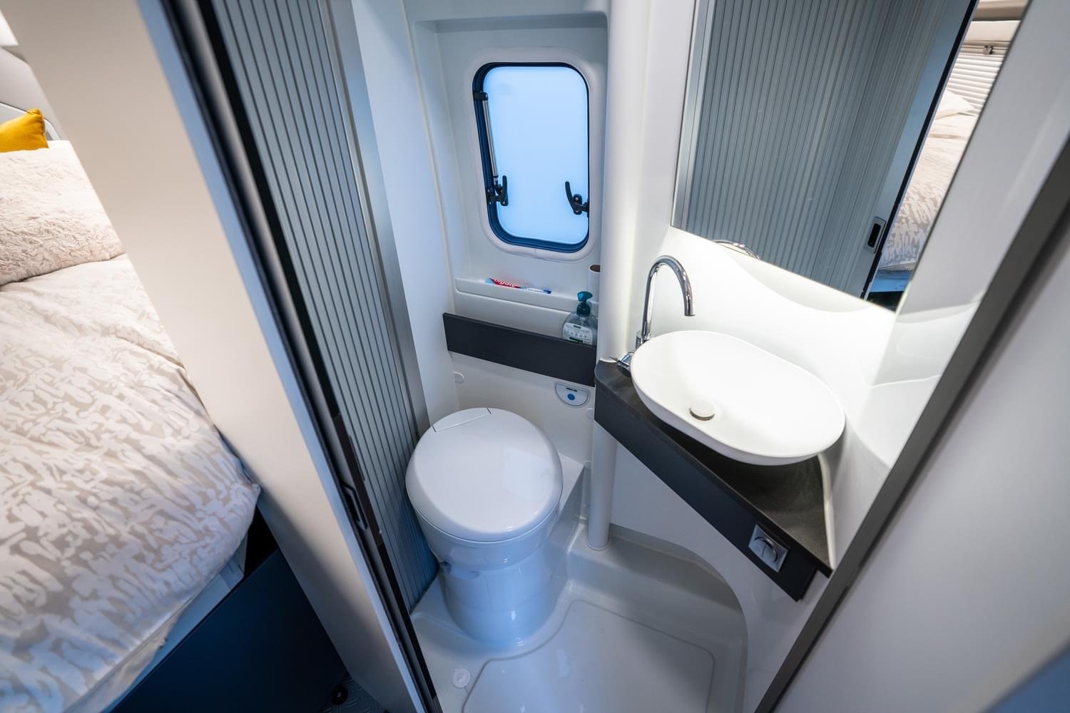 Adria Twin Sports 640 SGX Bathroom Wet Room Shower Toilet