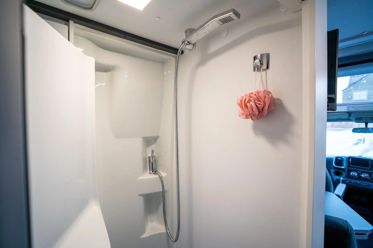 Adria Twin Sports 640 SGX Shower