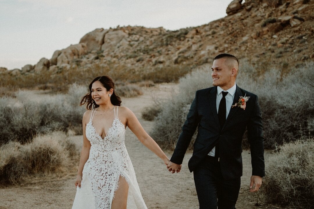 The look of joy on a newly married couples face will never get old.
⠀⠀⠀⠀⠀⠀⠀⠀⠀
⠀⠀⠀⠀⠀⠀⠀⠀⠀
⠀⠀⠀⠀⠀⠀⠀⠀⠀
⠀⠀⠀⠀⠀⠀⠀⠀⠀
#jennandpawelphotography #jennandpawel #scbmember #pawel_paparazzo #lettheadventurebegin #adventurecouple #joshuatreeelopementphotography #jos