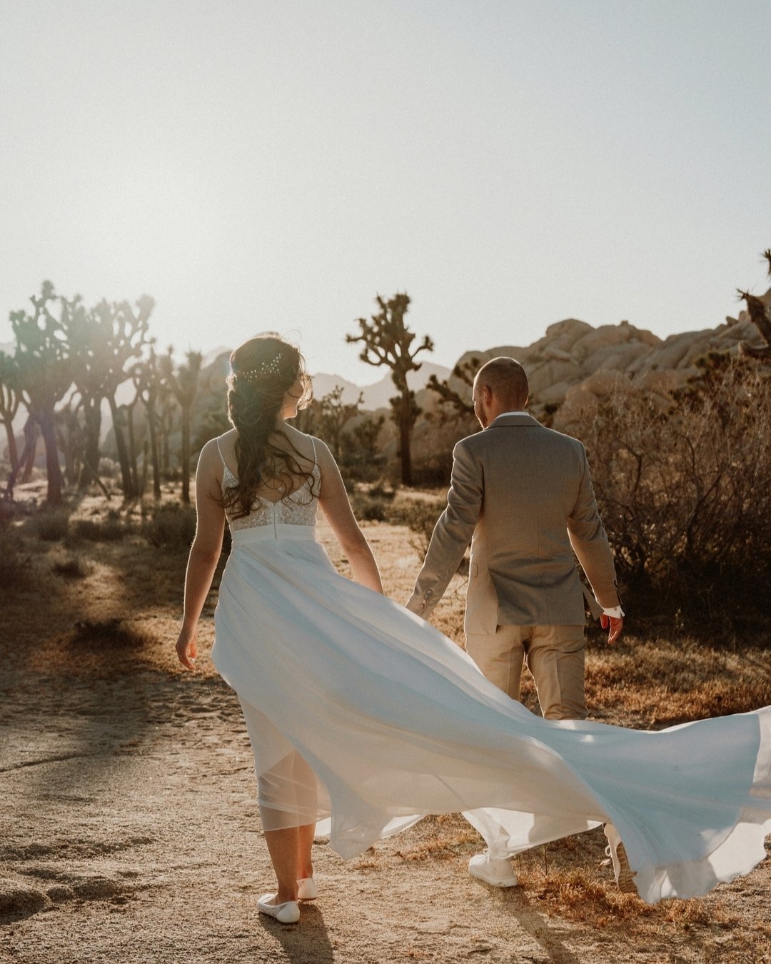 We have had so many gorgeous sessions lately we can't wait to share them all! 

#jennandpawelphotography #jennandpawel #scbmember #pawel_paparazzo #lettheadventurebegin #adventurecouple #joshuatreeelopementphotography #joshuatreeelopement #joshuatree