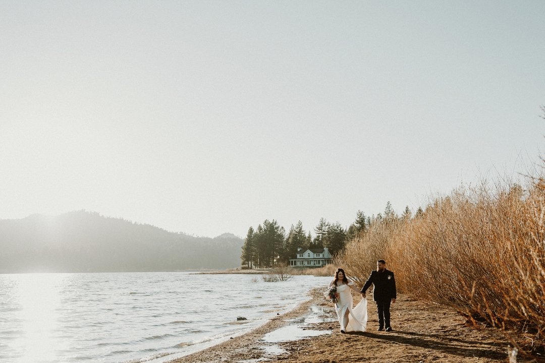 Gotta share one more from Lindsey and Nathan elopement in Big Bear. 

#jennandpawelphotography #jennandpawel #makeyourowntraditions #pawel_paparazzo #pawelpaparrazzo #lettheadventurebegin #adventurecouple #bigbearelopement #bigbearelopementphotograph
