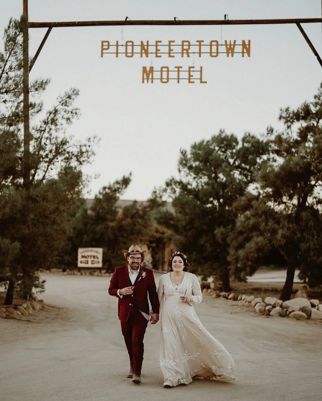 Happy first anniversary to Samantha and Spencer. 
&bull;⁠ The Creative Team &bull;⁠
Amazing Couple: @startripping + @spizthekid
Samantha&rsquo;s Attire: @anthropologieweddings
Spencers&rsquo;s Attire: @indochinoweddings
Engagement Ring: @artisanlajew
