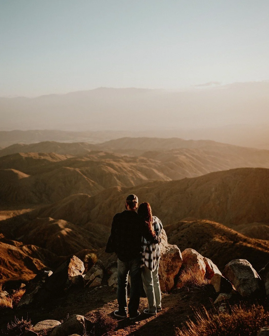 Exploring Joshua Tree with Marion and Tim was so much fun. Seeing the park through our couples eyes is always fun.

#jennandpawelphotography #jennandpawel #makeyourowntraditions #pawel_paparazzo #pawelpaparrazzo #lettheadventurebegin #adventurecouple