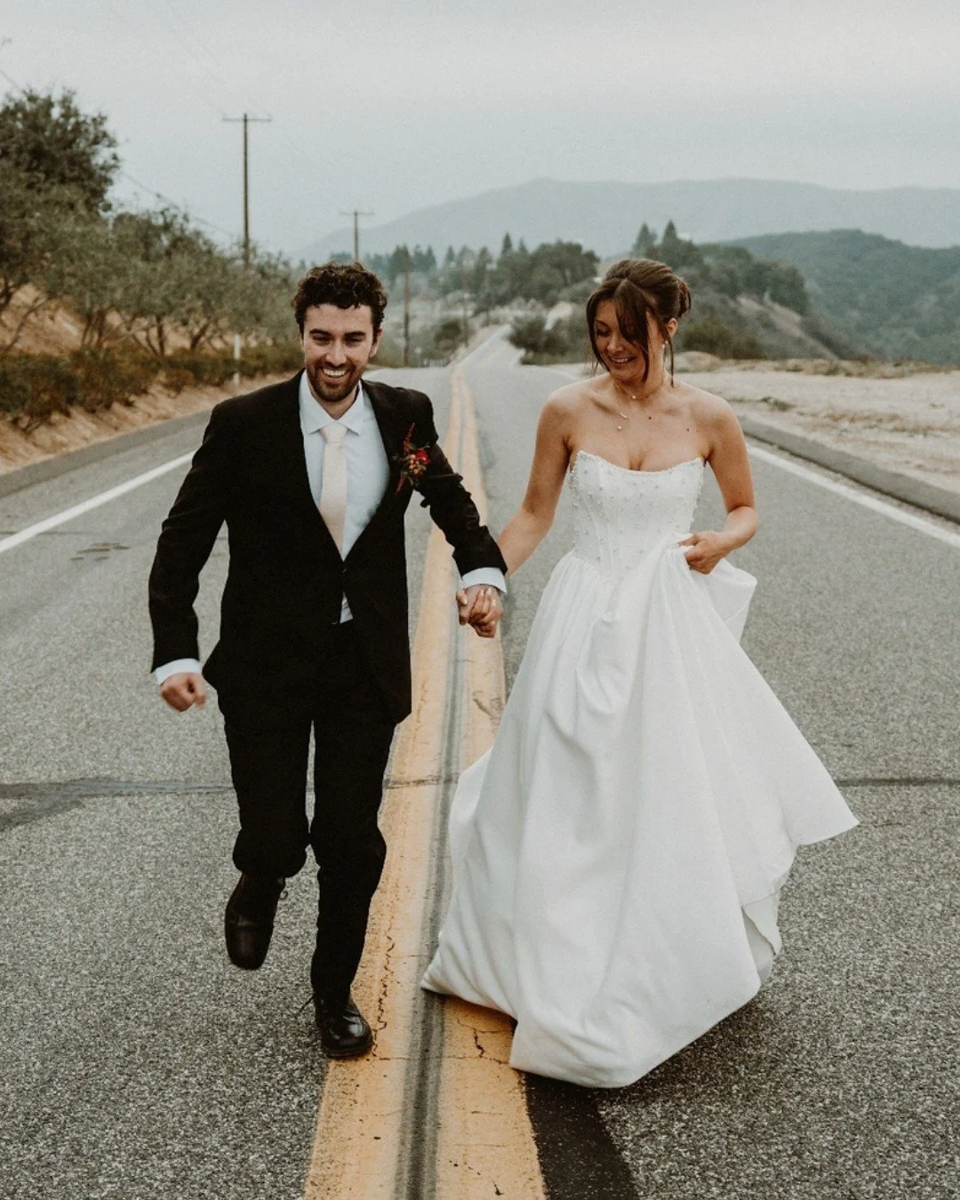 Running into the week ready to take it on.

#jennandpawelphotography #elopementphotography #mountainelopements