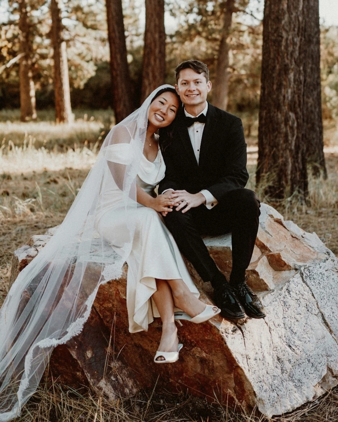 Lani and Ryan's beautiful mountain wedding.

#jennandpawelphotography #bigbearelopementphotographer
#bigbearweddingphotographer