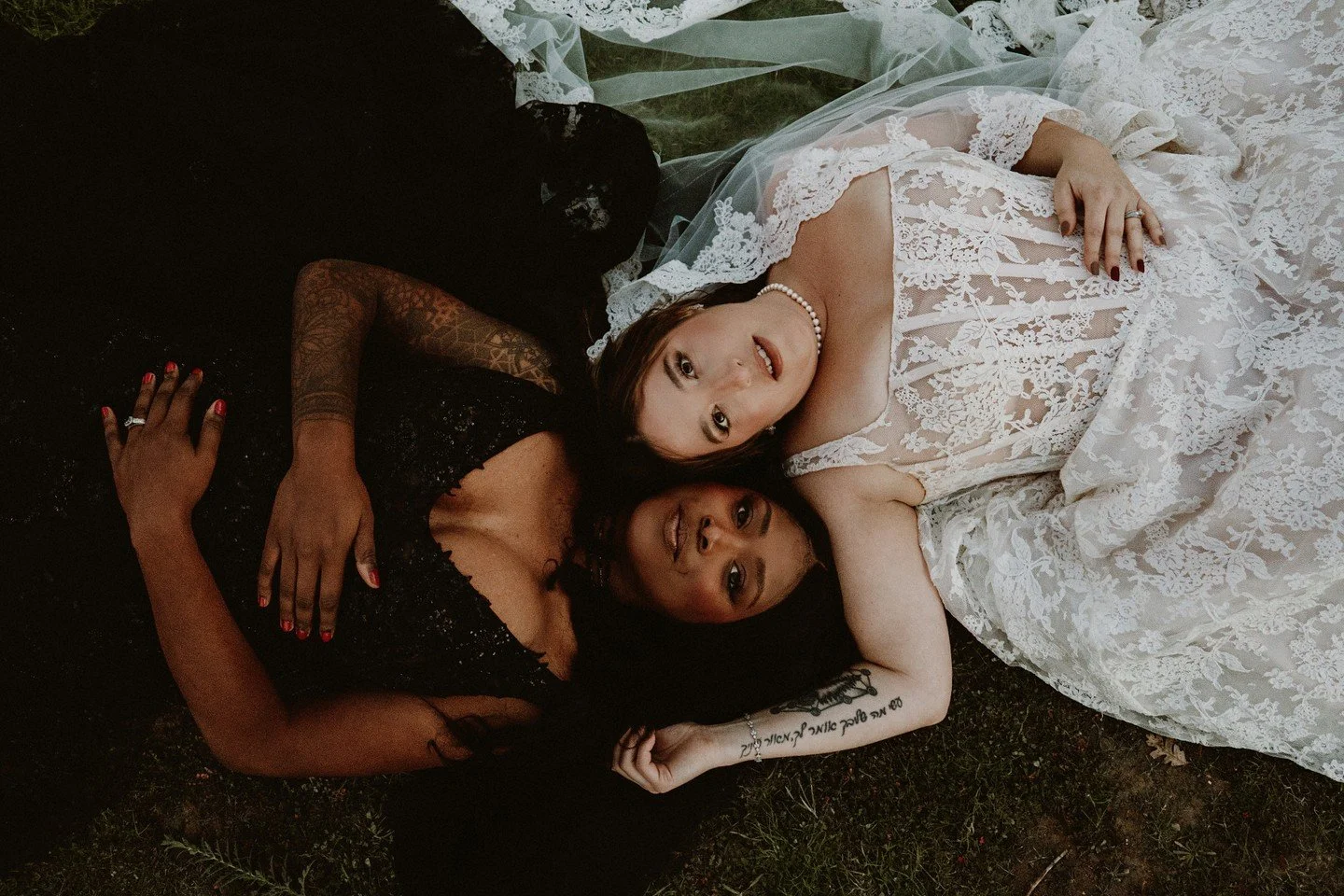 OBSESSED with these photos of Molly and Afrika. These two are beautiful on the inside and out. They are absolutely amazing people and Pawel and I are so glad to know them.
&bull;⁠ The Creative Team &bull;⁠
Beautiful Couple: @mollyalysee + @affy_duck4