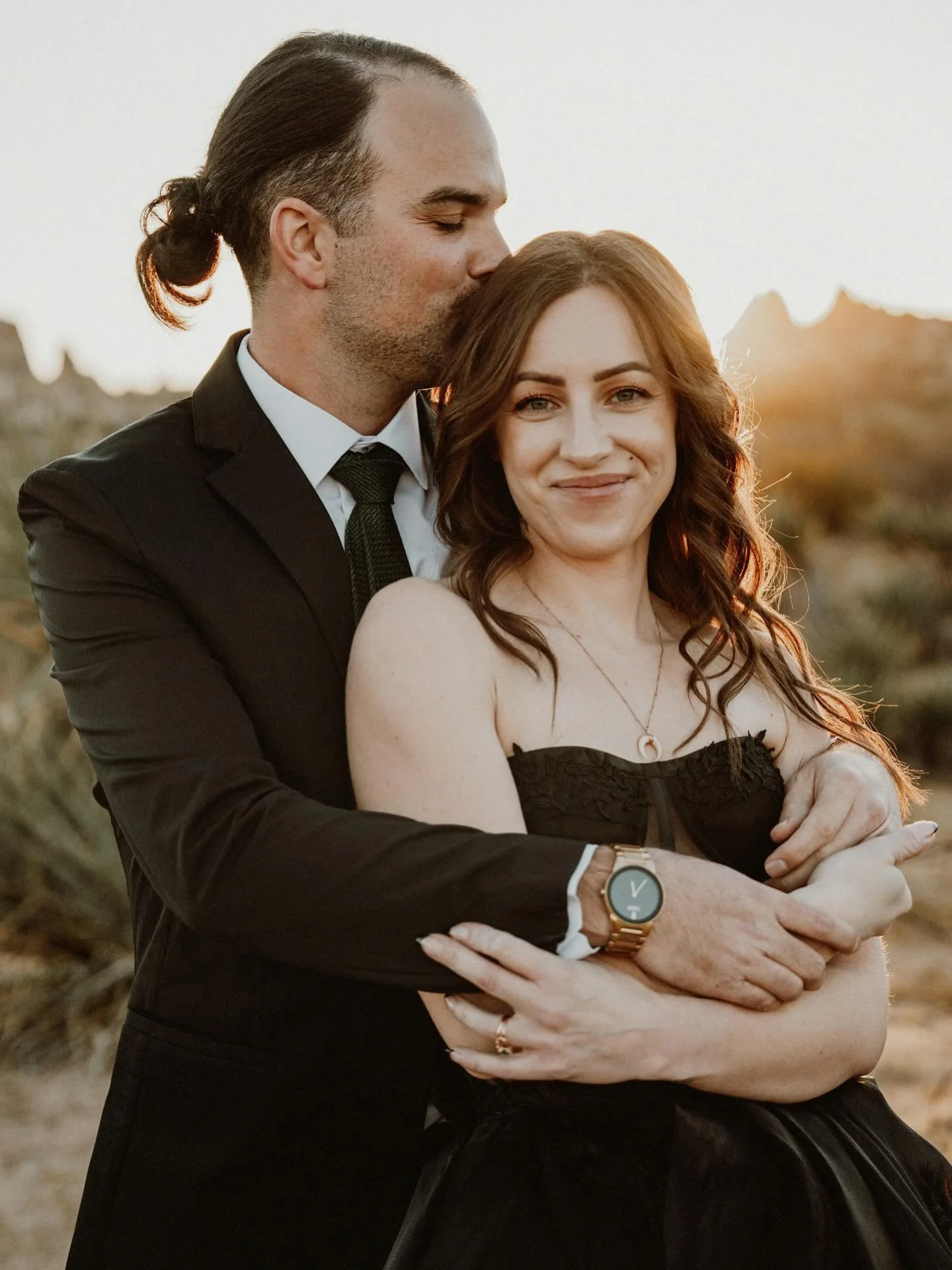 Joshua Tree never disappoints. 
⠀⠀⠀⠀⠀⠀⠀⠀⠀
#jennandpawelphotography #joshuatreeelopement #joshuatreephotographer