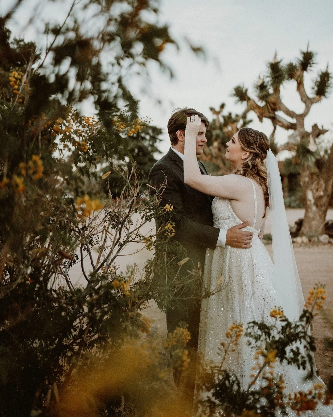 The sweetest of moment's between Joelle and Alex.
&bull; The Creative Team &bull;⁠
Awesome Couple: @joelleadele_ + @alex_imbery
Joelle's Attire: @ruedeseinebridal + @aandbe_sacramento
Alex&rsquo;s Attire: @indochino
Venue: @rimrockranch
Florist: @rfl