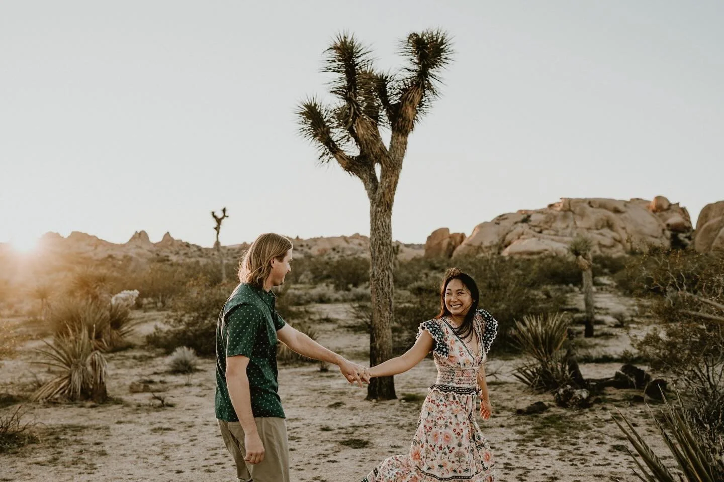 More Maggie and Nick cause I loved this day. 
⠀⠀⠀⠀⠀⠀⠀⠀⠀
#jennandpawelphotography #joshuatreeengagement #joshuatreewedding