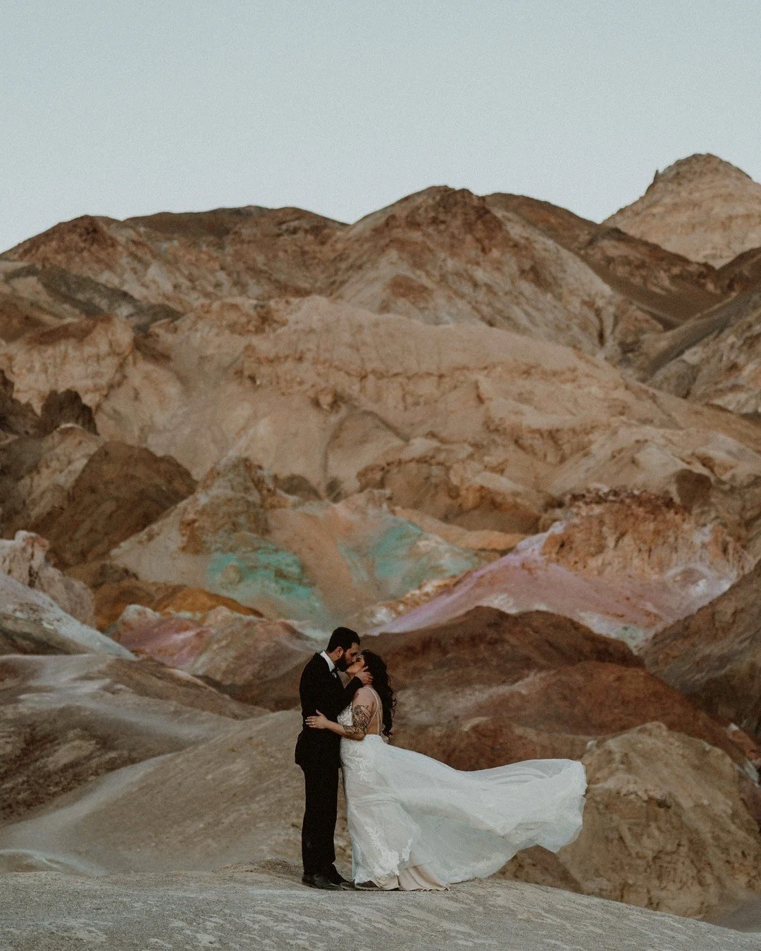 We would like more National Park elopements please and thank you.

#jennnadpawelphotography #deathvalleyelopement #deathvalleyphotographer