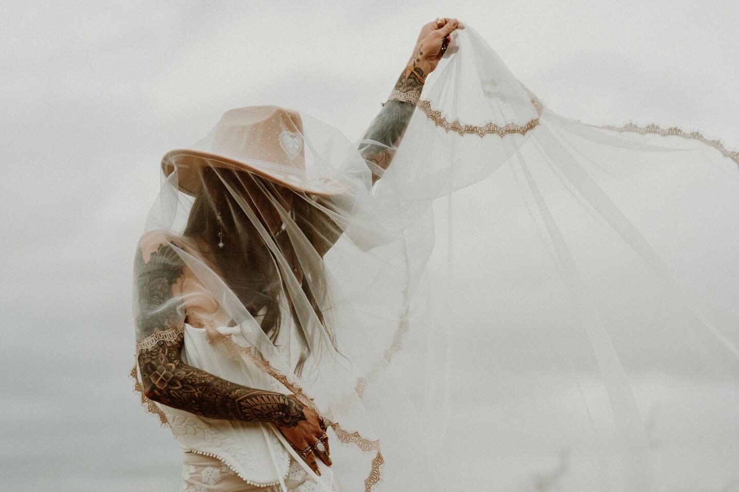 Still totally obsessed with this photoshoot for Rock and Roll Bride. 
⠀⠀⠀⠀⠀⠀⠀⠀⠀
DREAM TEAM
Photos: @jamieyphotography
Concept &amp; Styling: @rocknrollbride
Social Media: @girlfriday.social
Hair &amp; Make-Up: @poppunkpixie
Flowers: @flourishedrootsc