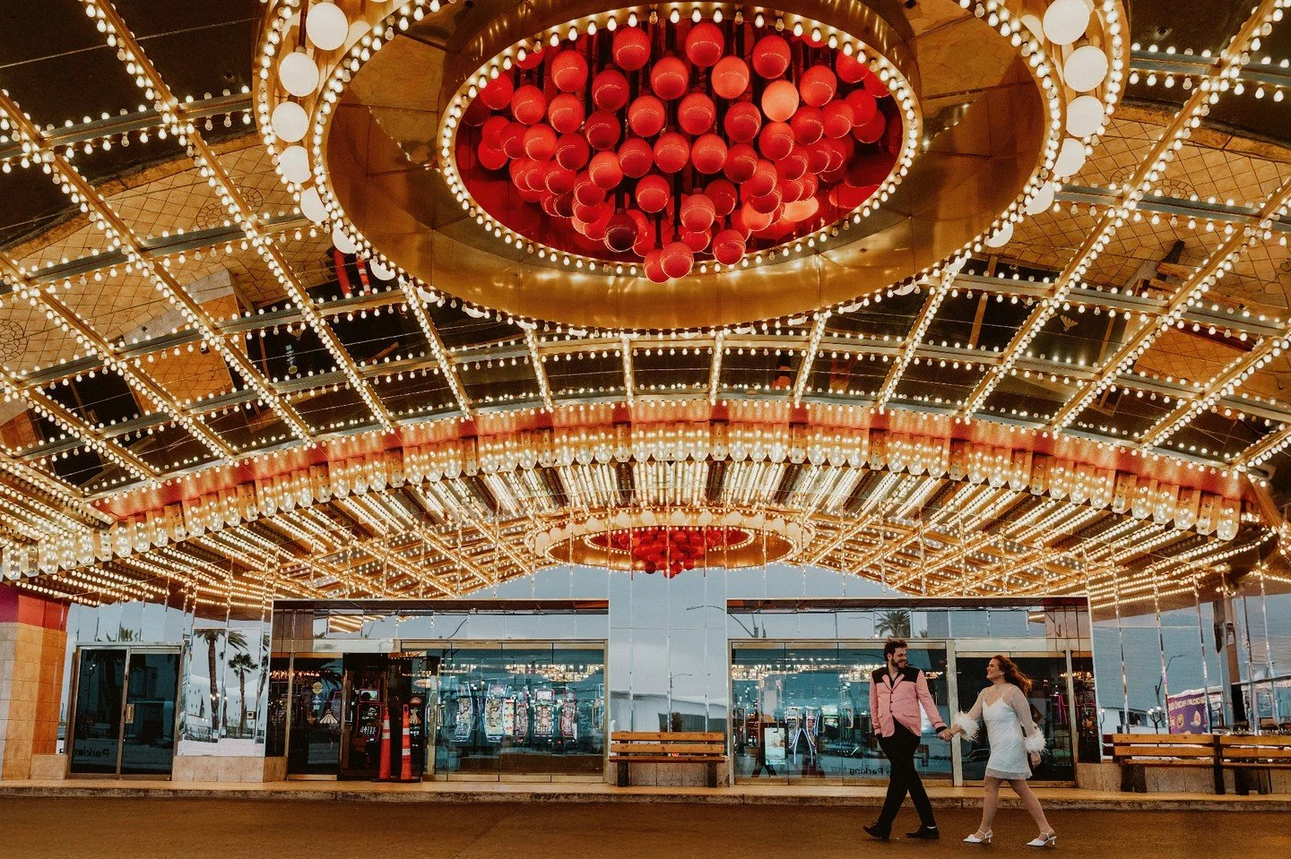 We got up before the sun for Brenna and Mitchell's amazing day. Happy anniversary to them.

#jennandpawelphotography #lasvegasphotographer #lasvegaselopement