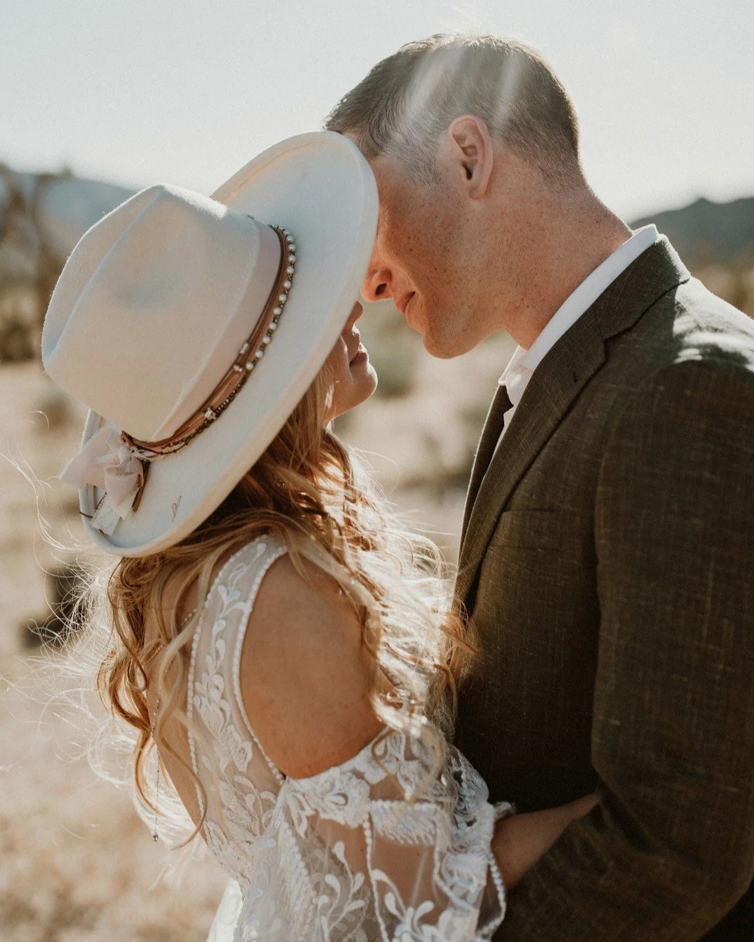 That I can't wait to kiss you moment.

#jennandpawelphotography #joshuatreeelopement #joshuatreephotographer