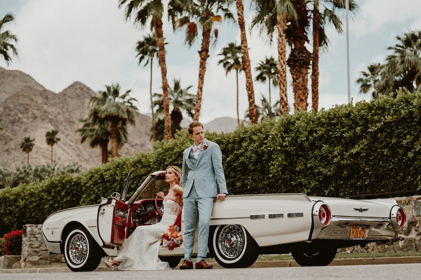 A big happy one year anniversary to Georgia and Ben!
&bull;⁠ The Creative Team &bull;⁠
Awesome Couple: Georgia + Ben
Georgia's Attire: @evalendel
Getting Ready Venue: @thewillowspalmsprings
Ceremony Venue: JTNP
Reception Venue: @boozehoundsps
Florist