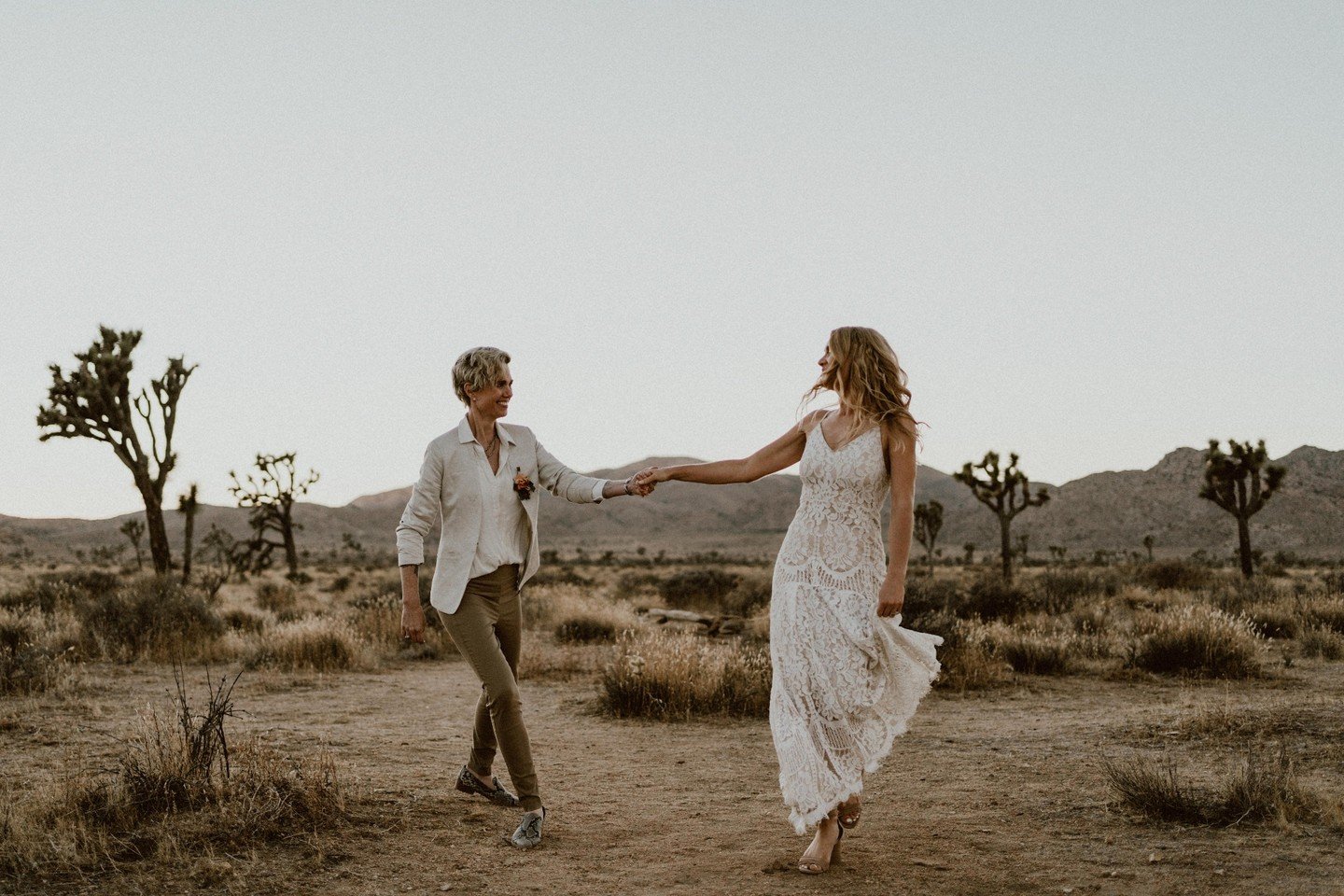Love the connection. 

#jennandpawelphotography  #joshuatreeelopementphotography #joshuatreeelopement #joshuatreeelopementphotographer  #joshuatreeelopements