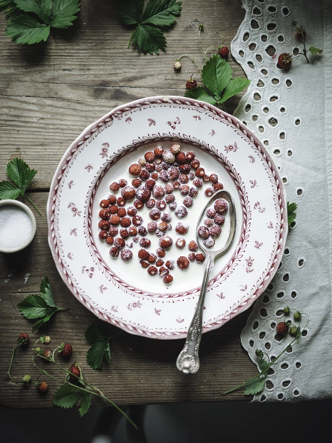 Wild forest straweberries_Ottilia Orenius 3.jpg