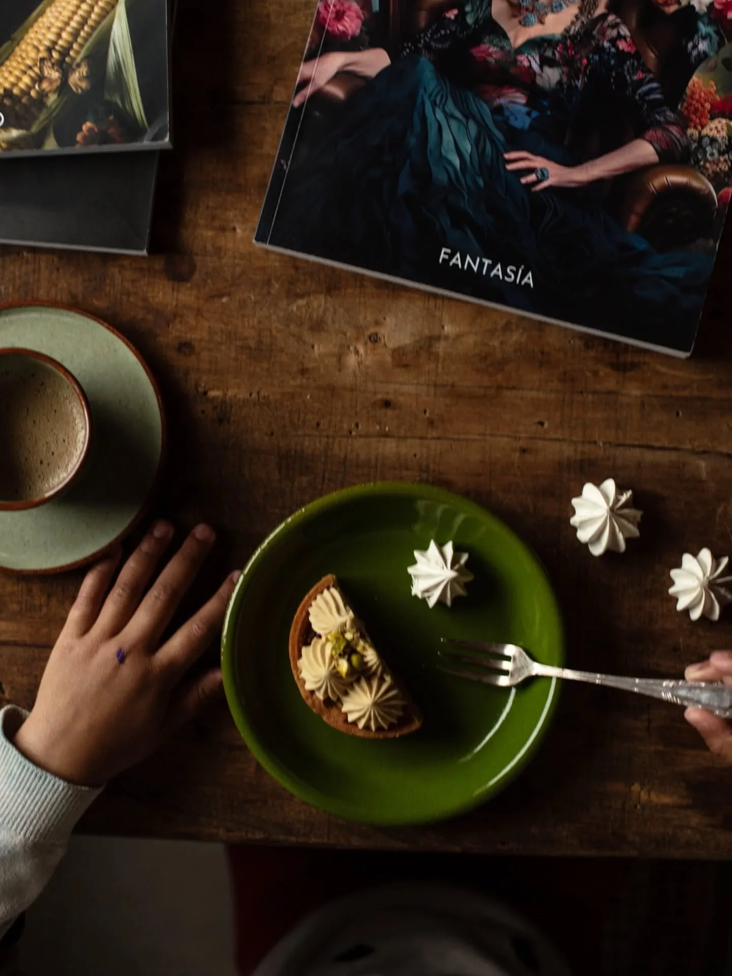 Pre-Christmas mornings ✨️

Happy holidays Christmas to all!!