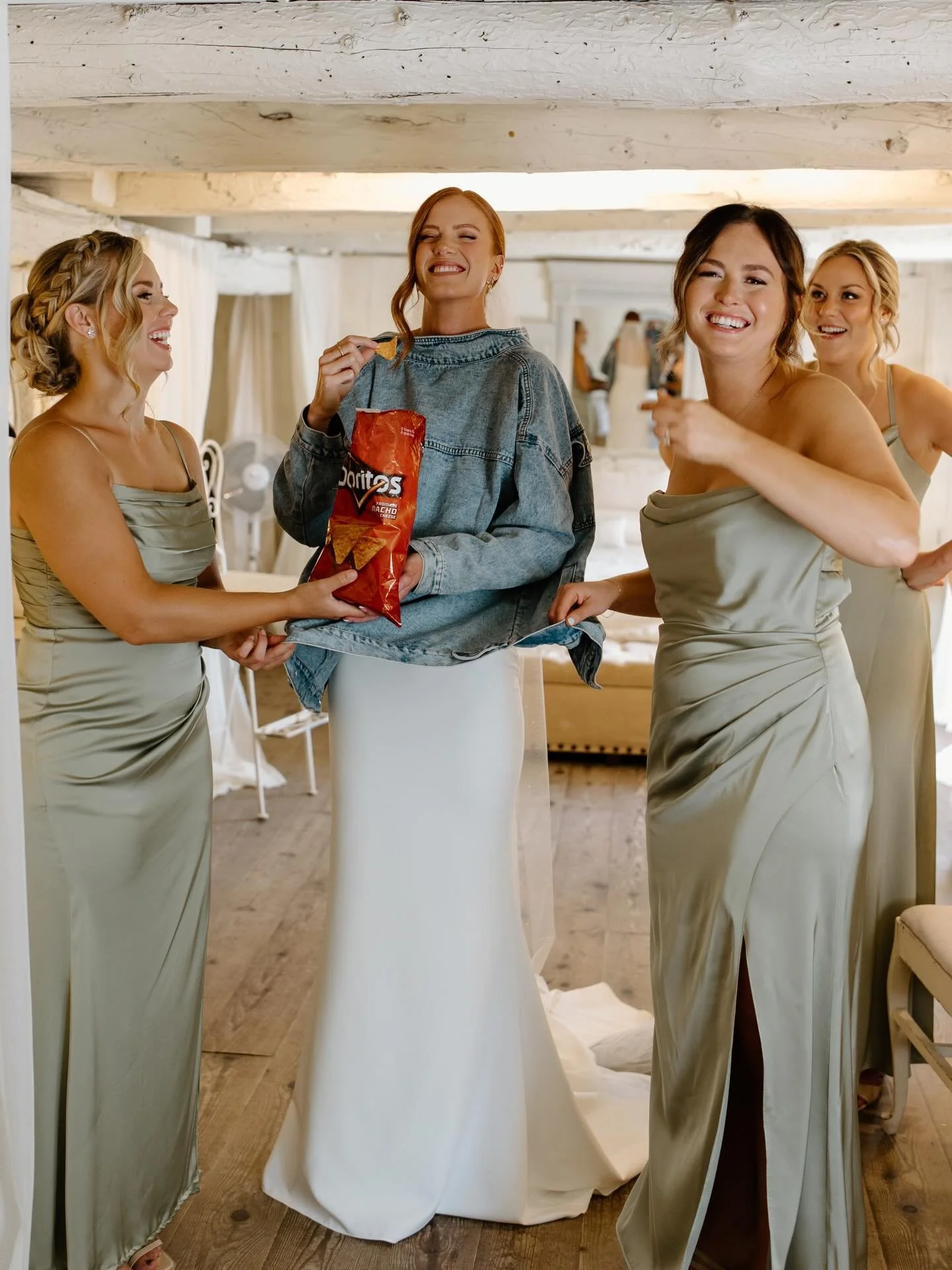 Pre ceremony fuel while the dress stays protected 🫡