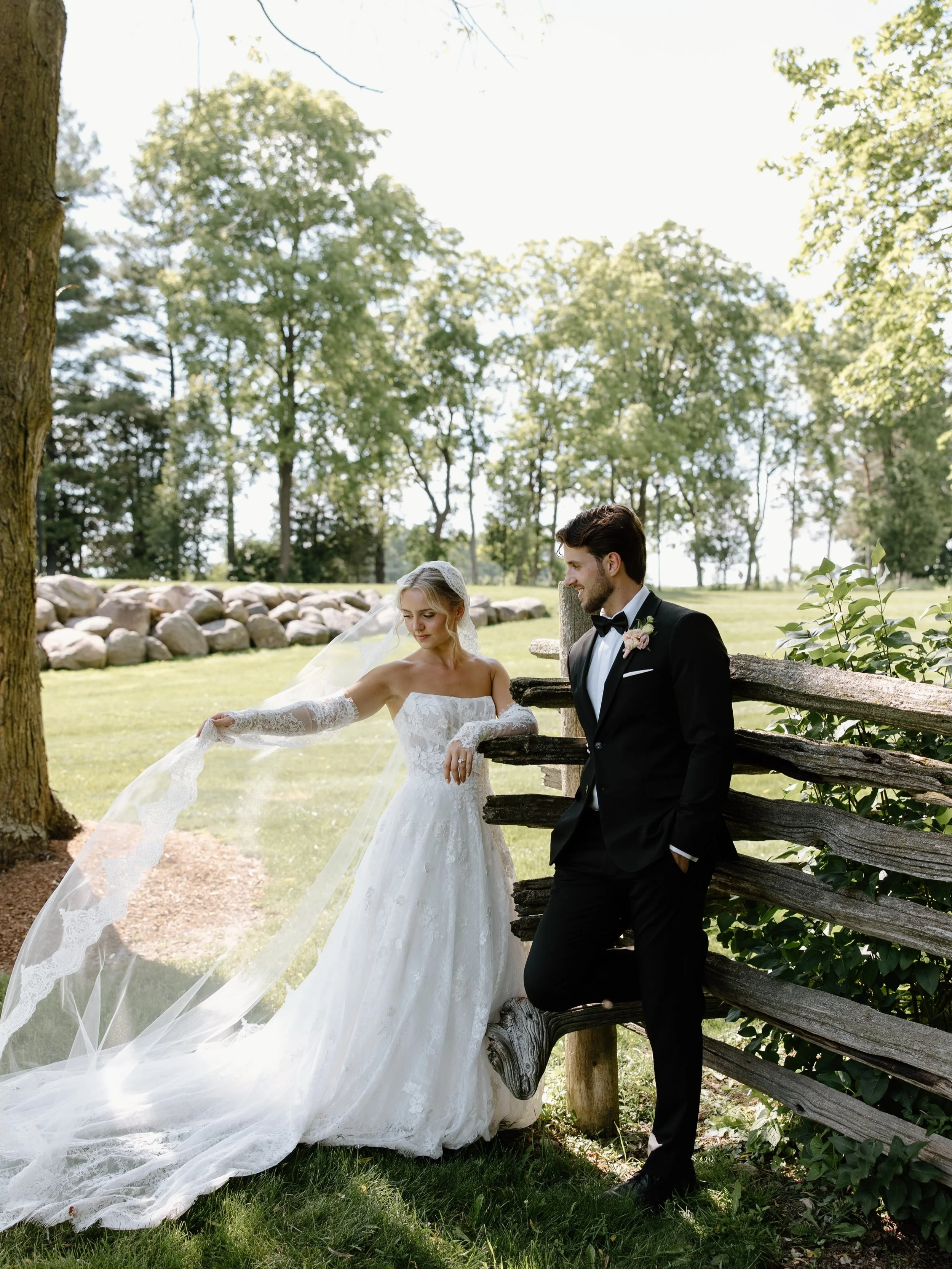 Forever obsessed with these two and this dream job 🤍 

Venue: @wakefield_estate 
Videographer: @veklabs 
Florist: @flowerfantasyinc 
Hairstylist: @totalbetty_kw @weddinghairbysavija 
DJ: @somethingblueweddingdjs 
Catering: @giltcatering 

Ontario we