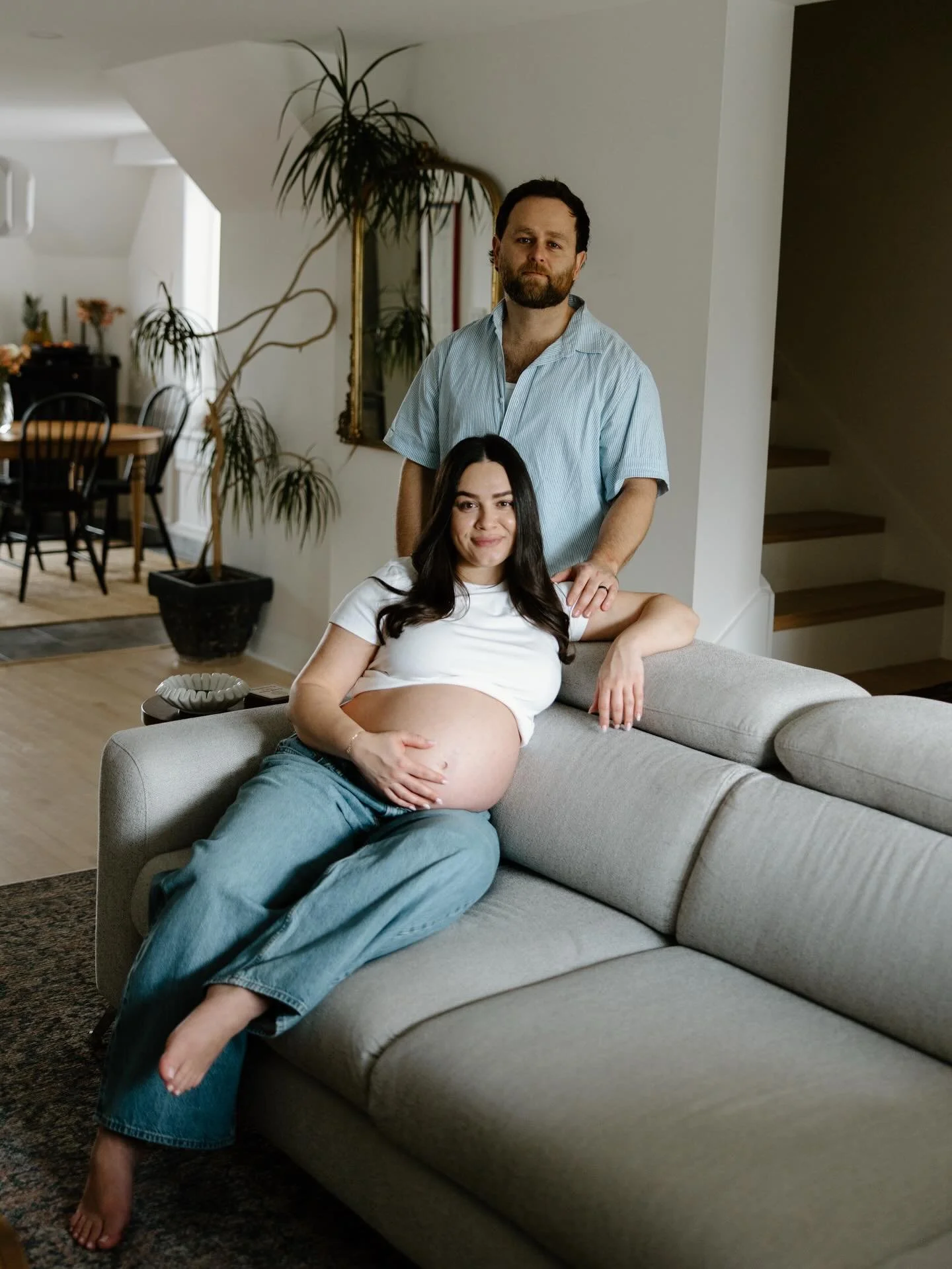 N + P | in-home maternity 🤍

There&rsquo;s something about photographing a family before everything changes. 

#maternityphotographer #inhomematernity #hamiltonphotographer #maternityphotography #documentarystyle lifestylephotography pregnancyphotos