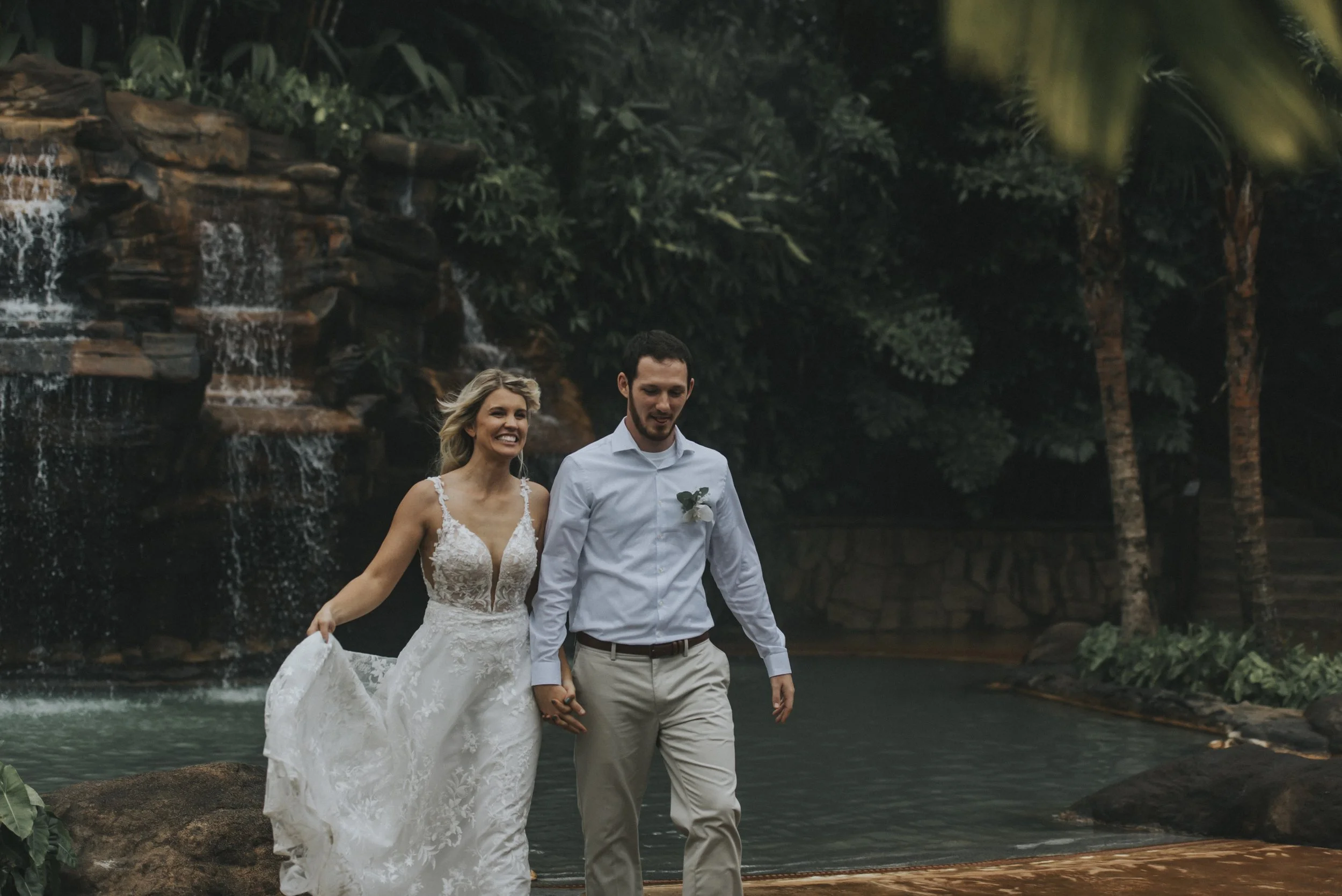 Simple and intimate tropical wedding celebration in Costa Rica’s lush landscapes