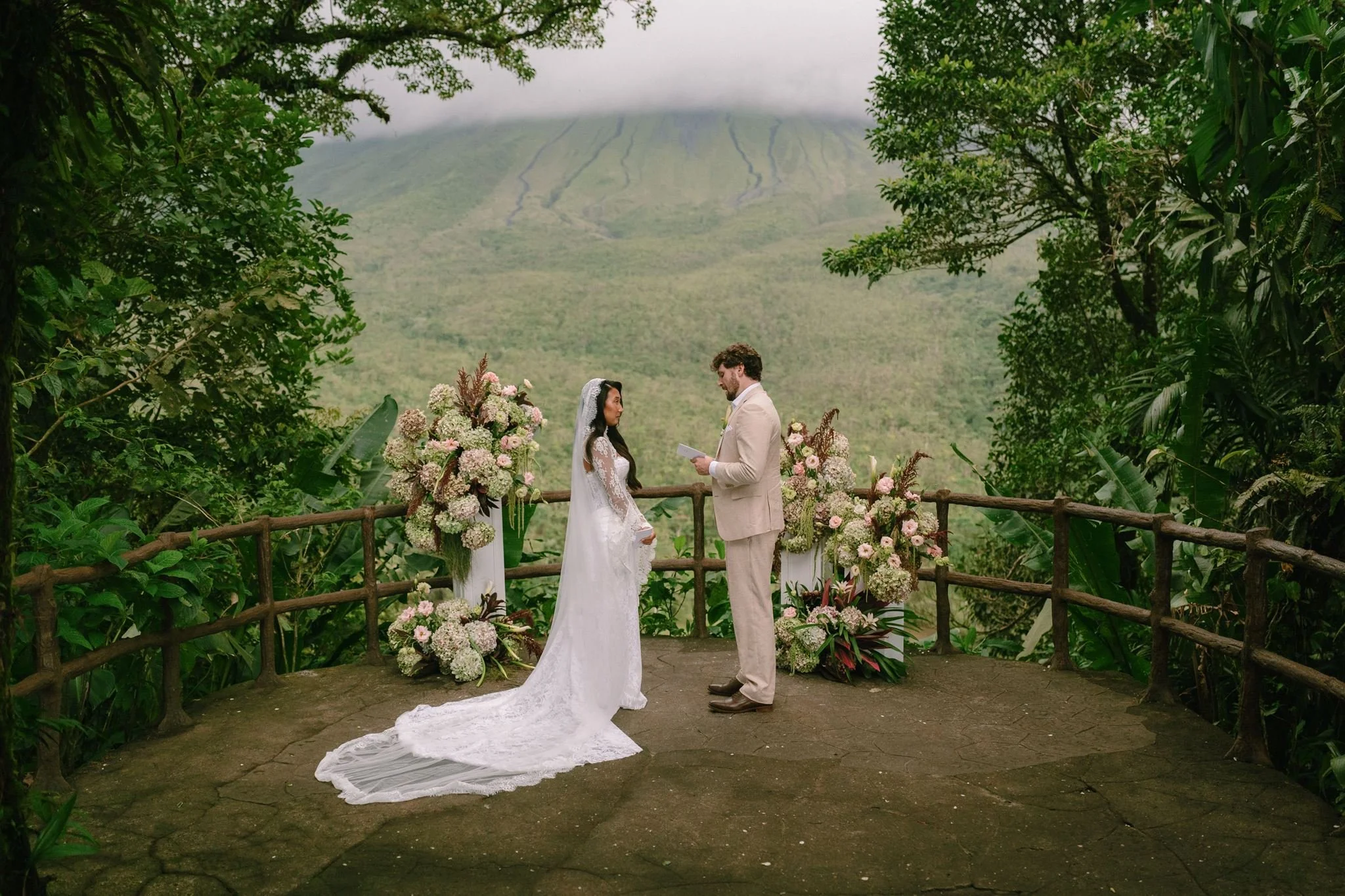 How to Choose a Costa Rica Wedding Photographer