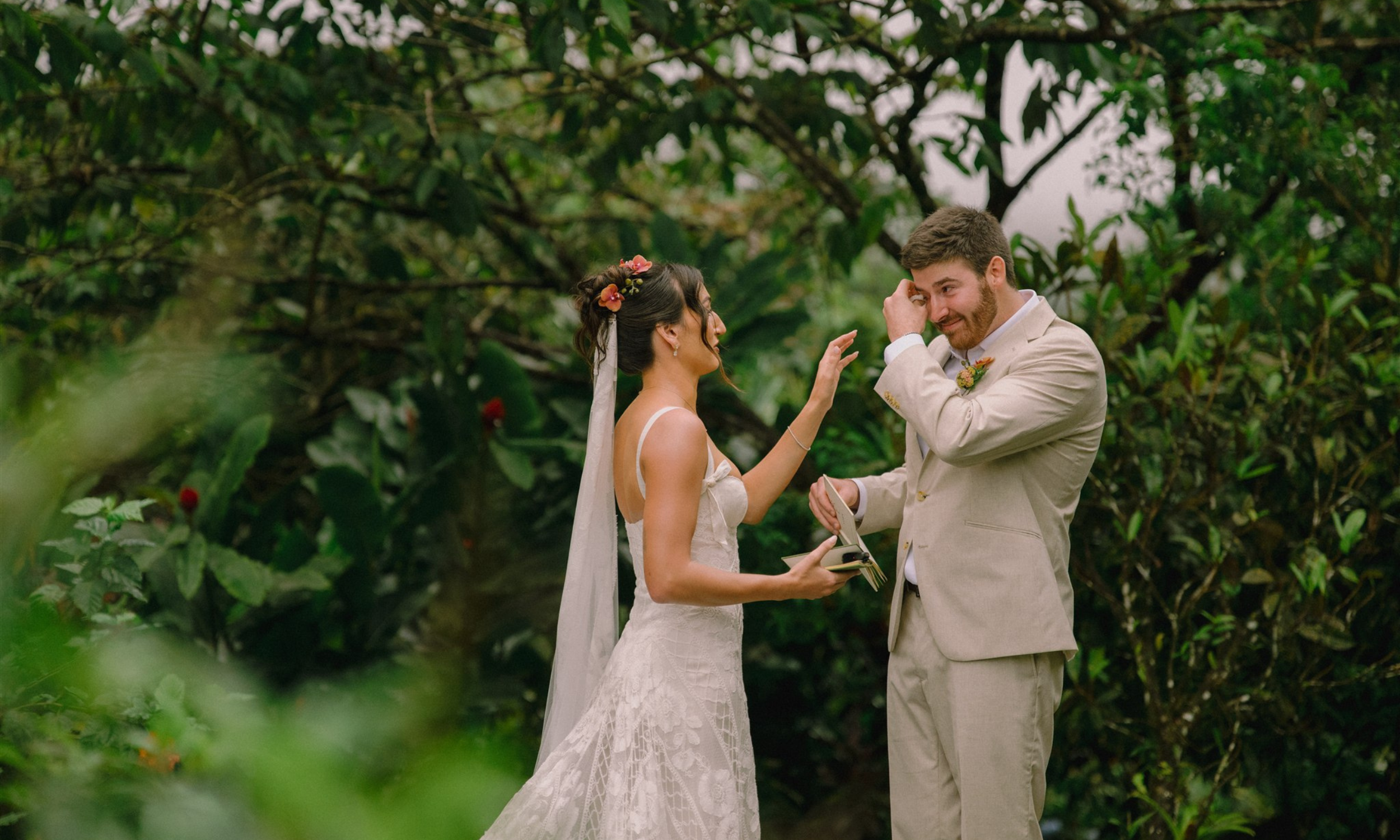 bride-and-groom-first-look.png
