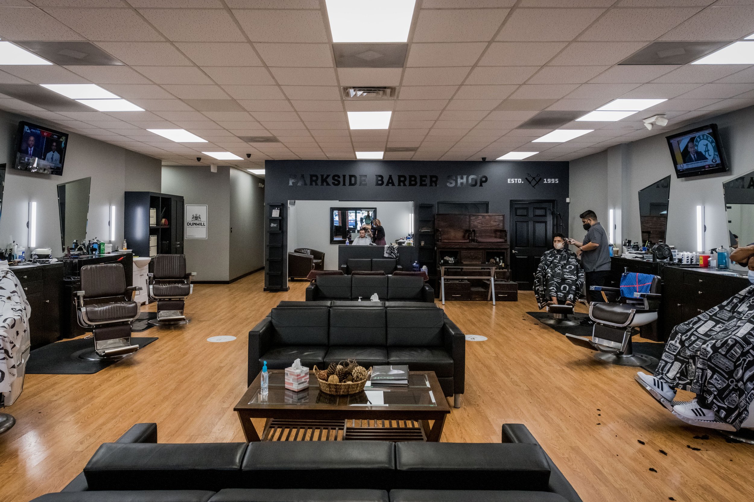 2021.10.08 Parkside Barbershop-77.jpg