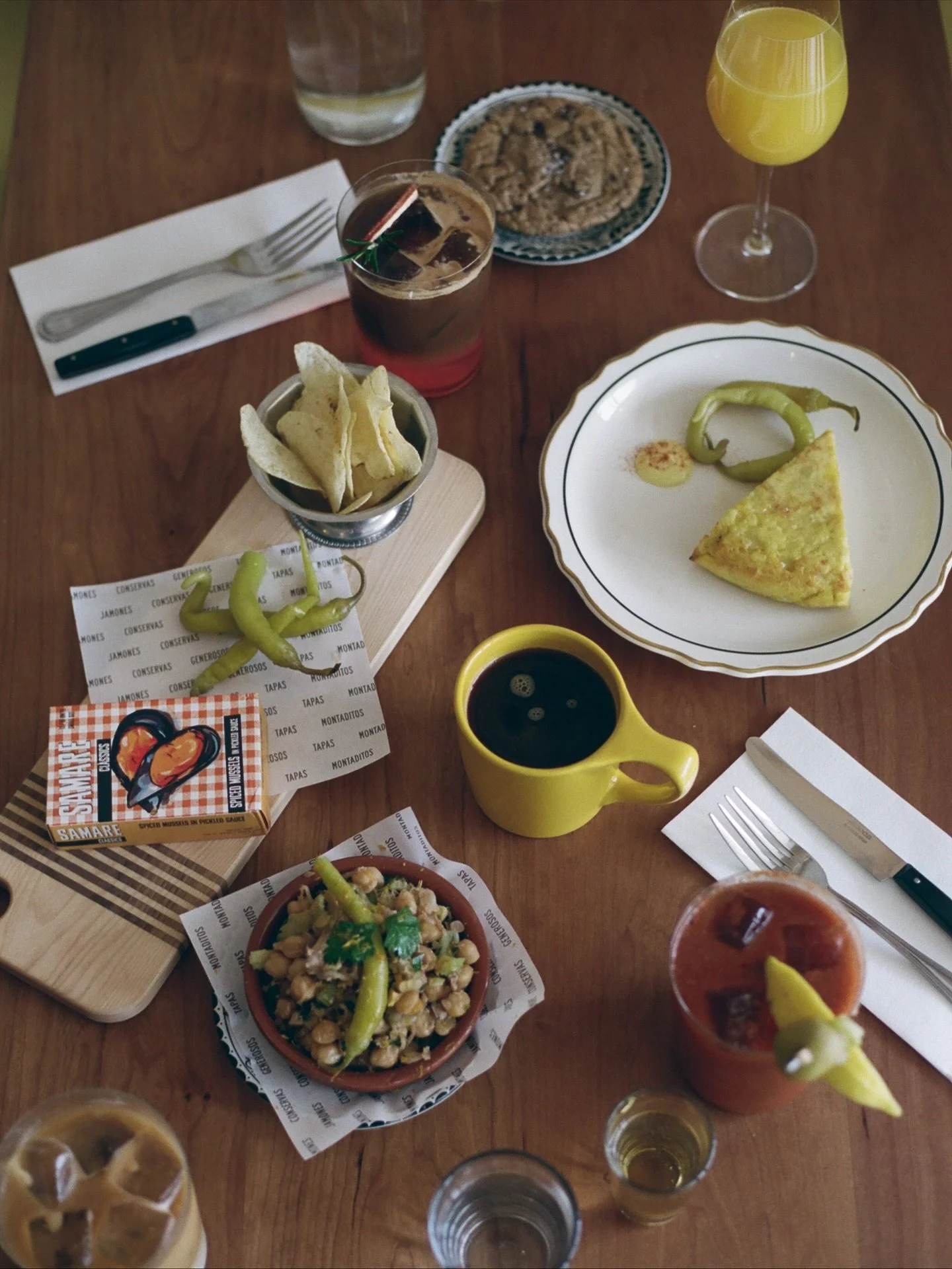 A beautiful autumn weekend to spend in the Hudson Valley. Come for brunch at @miradorkingston and leave with a bag of coffee from Alajuela, Costa Rica. 

We taste fall in a cup with notes of cinnamon, gingerbread, and peach. This is a high interventi