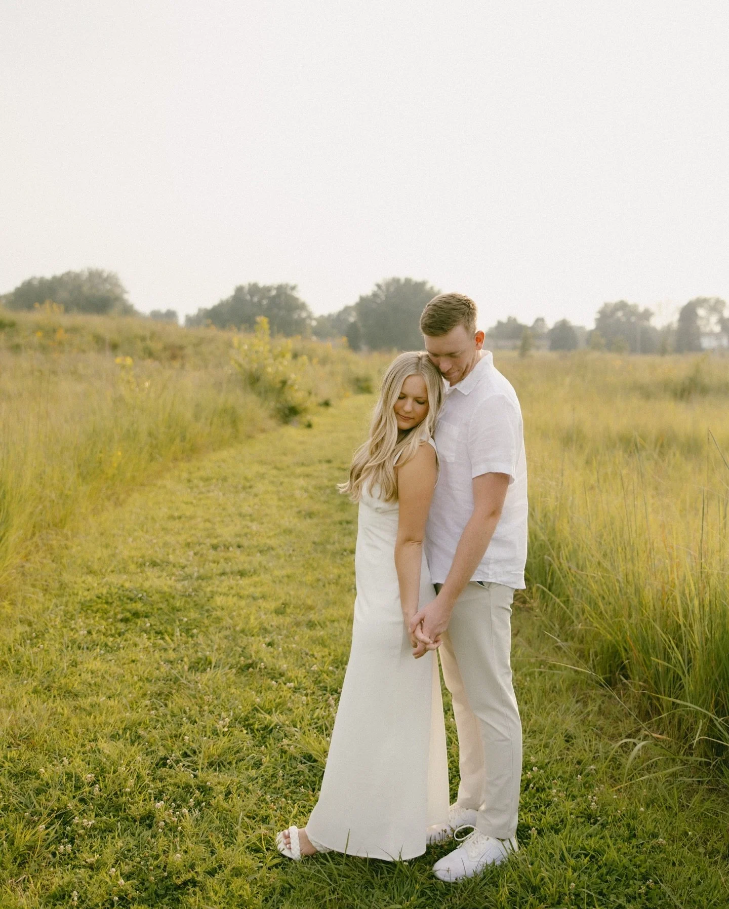 Ellie + Casey🕊️🤍 

// lowa wedding, lowa, Wedding trends, Midwest wedding, Midwest, Wedding photographer, lowa wedding photographer, Engagement Session, Engaged, Engagement Photos, Des Moines Wedding, Des Moines, Midwest Photographer, Midwest Weddi