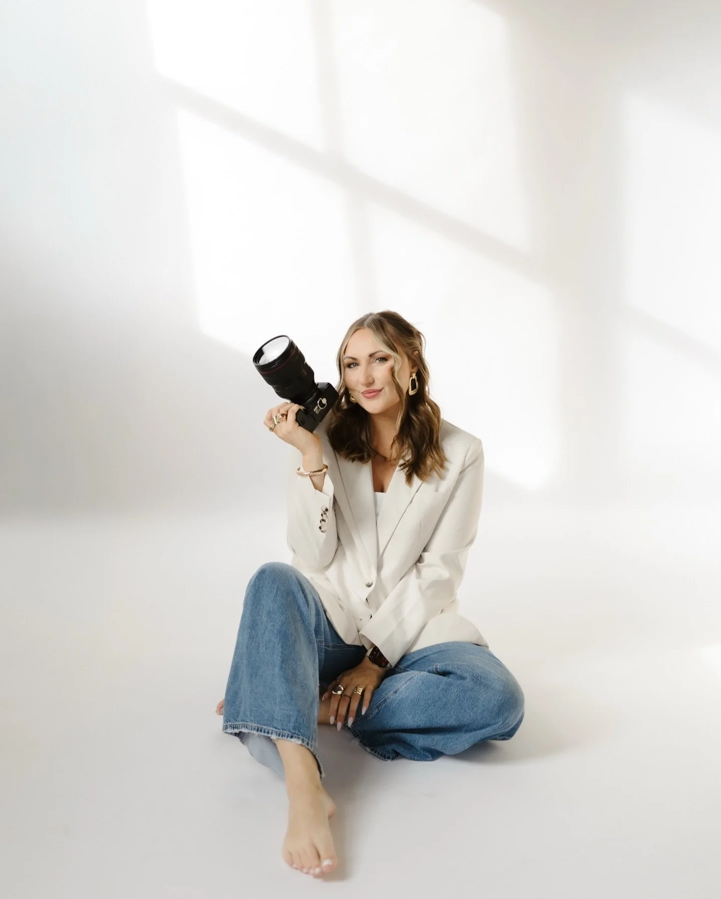 WHY DO I DO WHAT I DO?? 

 And why do I do it the way that I do? Well, moments matter. Real moments matter. Not posed or forced portrait moments. Whether it&rsquo;s your wedding day, engagement session or whatever type of session. I want you to feel 