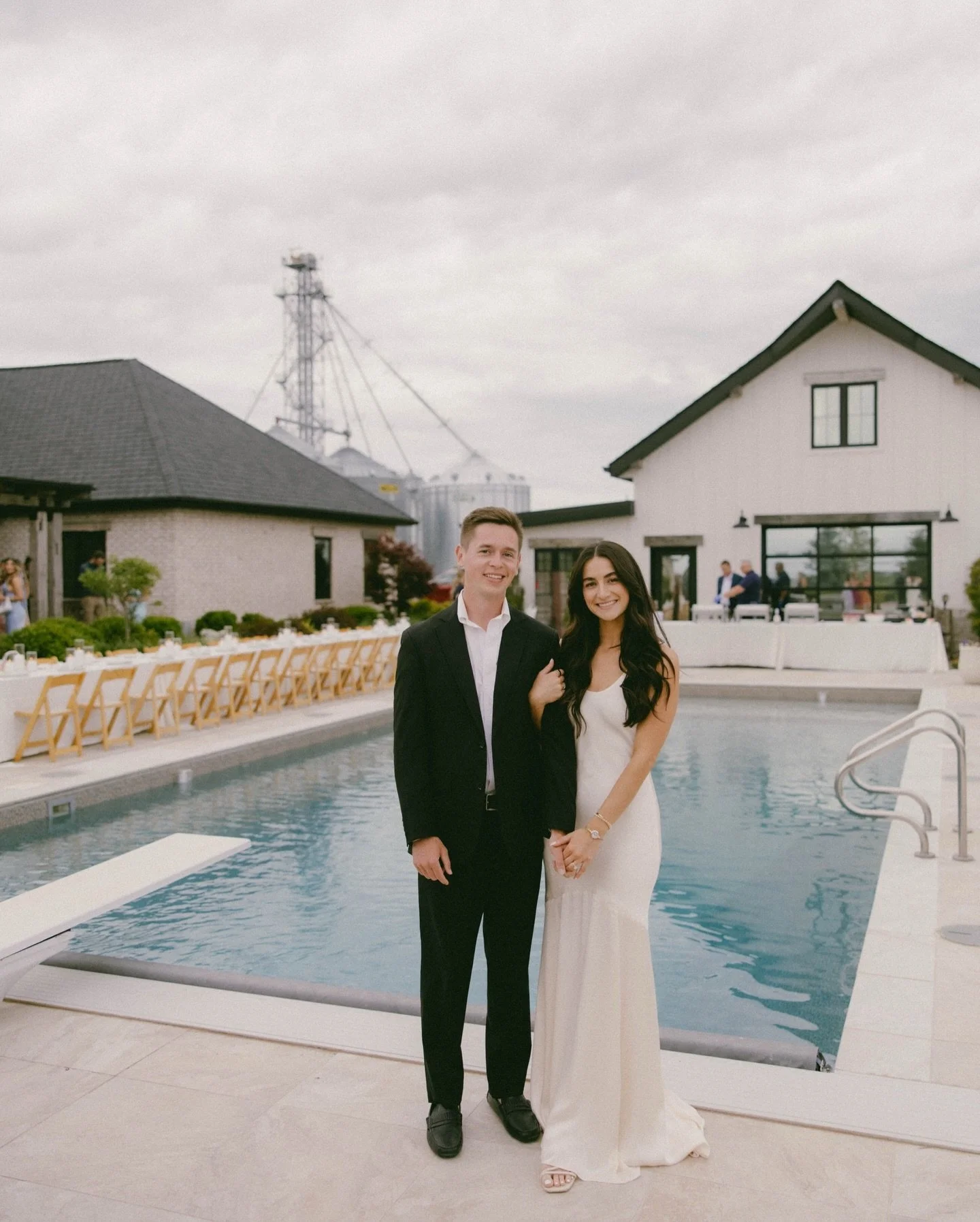 Intimate. Intentional. Effortlessly cool.
A poolside rehearsal dinner at the bride&rsquo;s family home🥂 

// lowa wedding, lowa, Wedding trends, Midwest wedding, Midwest, Wedding photographer, lowa wedding photographer, Engagement Session, Engaged, 