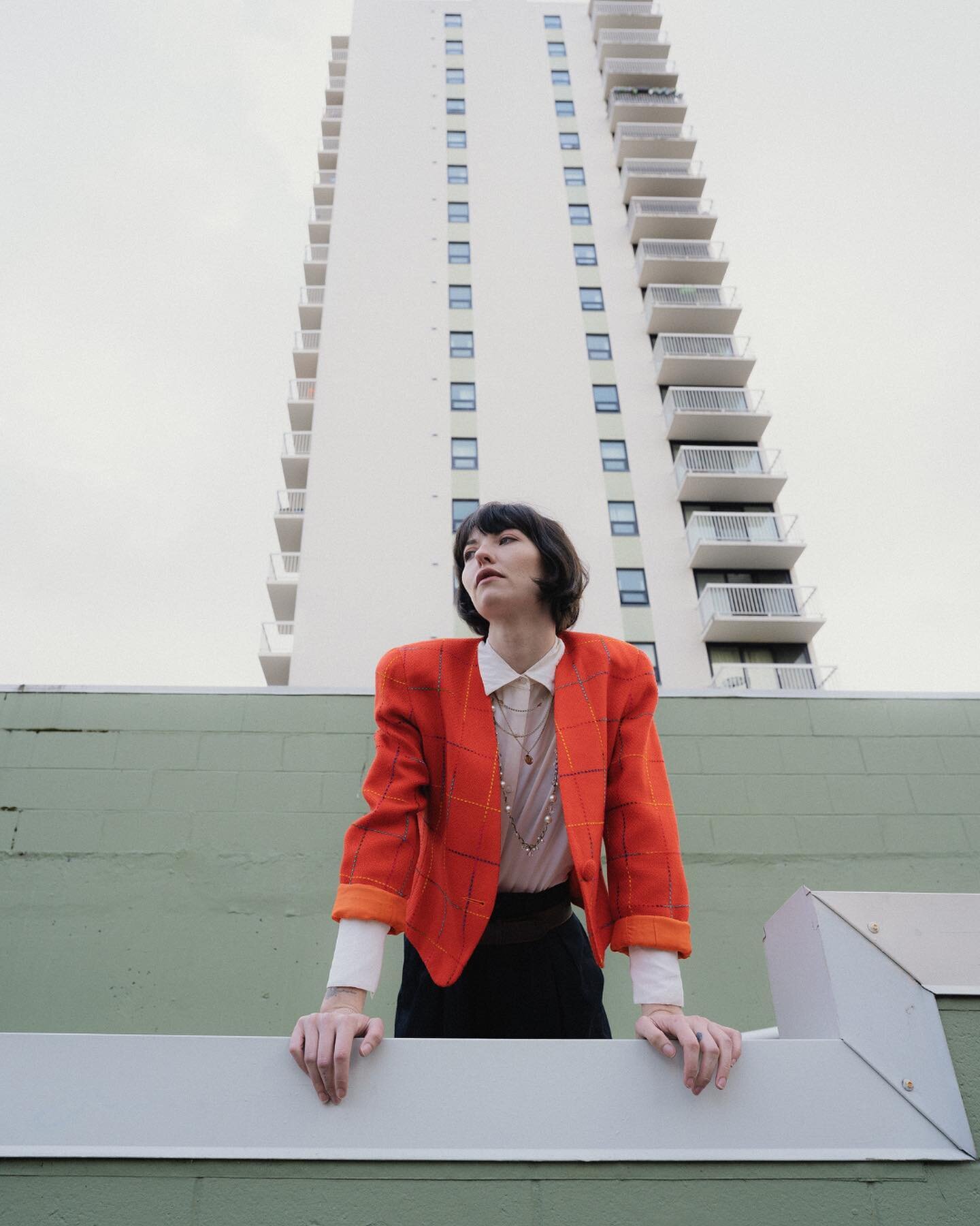 We&rsquo;ve got a tasty little teaser for you 😏

Kim&rsquo;s been eyeing up this location for ages, so being able to realize this vision together felt reaaaal good. 

Big ups to the dream team 💯 
Model: @maryrubin 
Makeup &amp; styling: @erinbradle