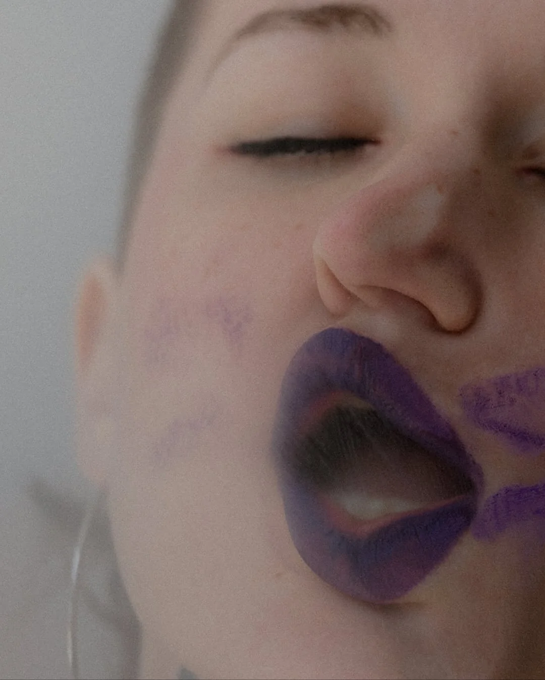 When the concept is chaos, the art gets interesting.
A reimagined beauty campaign that challenges convention and demands a double take.

Featuring @bb.bronky 
.
.
.
#ethosimagery #victoriabcphotographer #yyjcreatives #yyjphotographer #vancouverisland