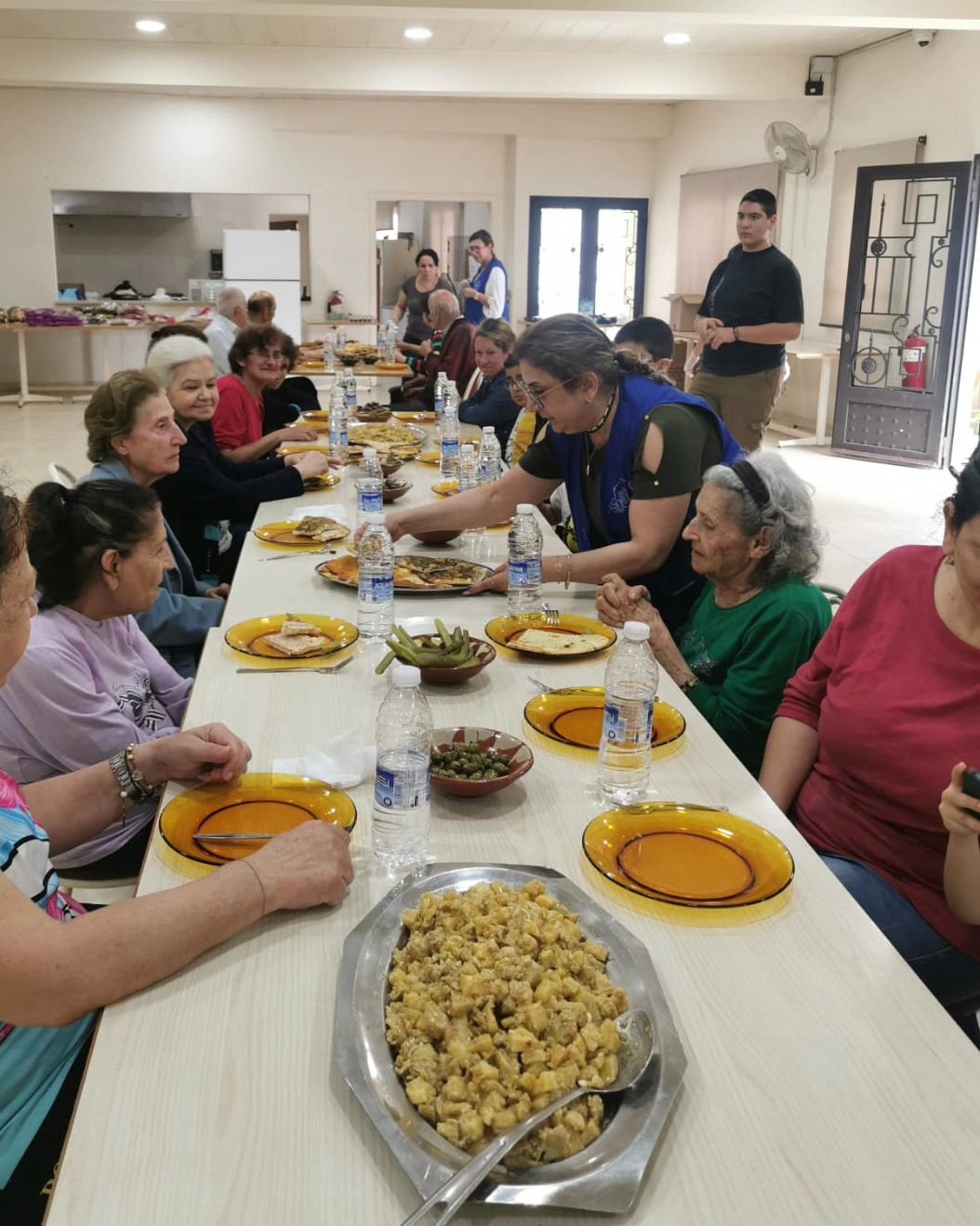 Laughter, stories, and delicious food were just a few of the highlights from DTCare and Beit el Diyafeh's successful event for the elderly community. 🤝 In a heartwarming day filled with joy and compassion, we were reminded of the power of human conn