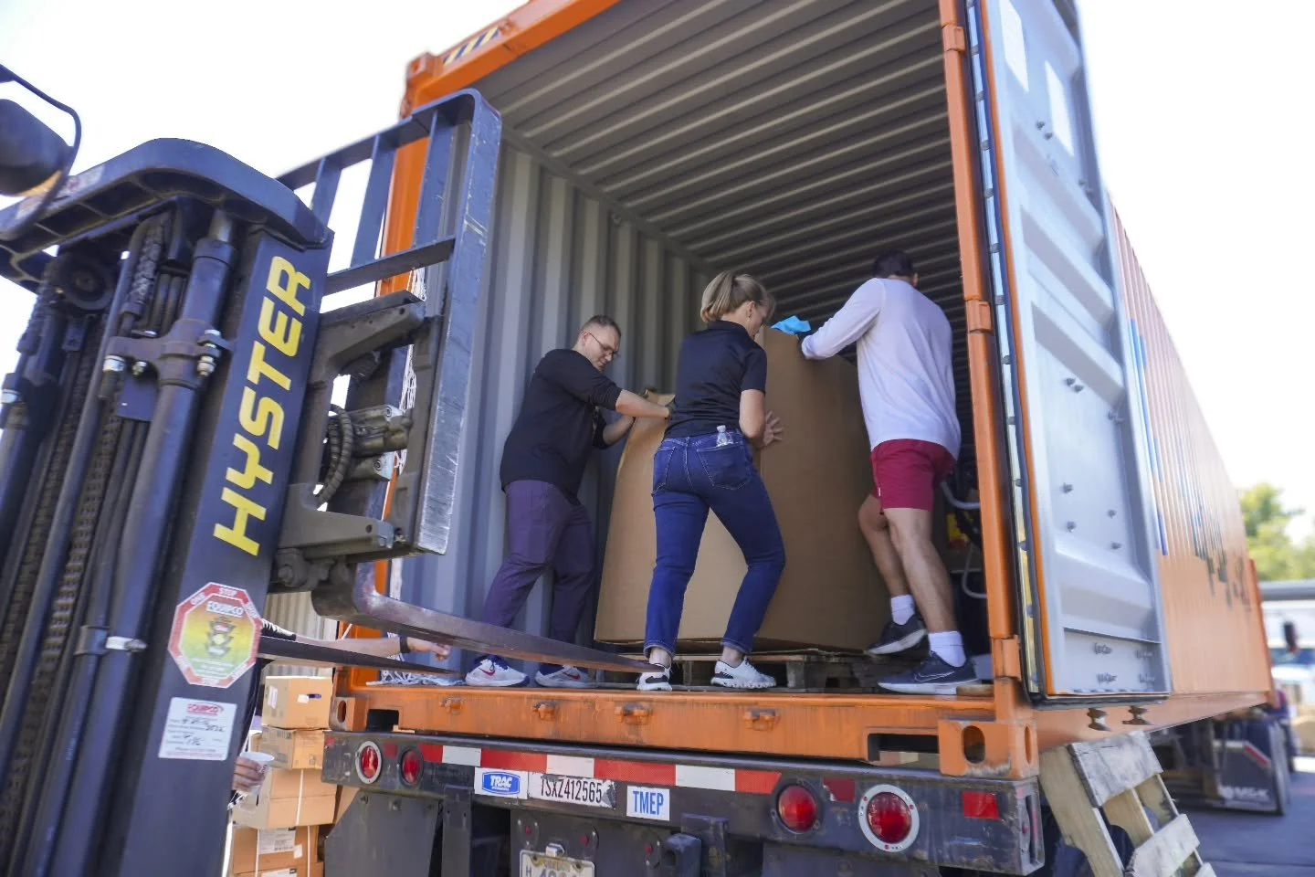 WOW, what a finish! 🚚💪 Thanks to our amazing volunteers, we packed over 22,000 lbs for Lebanon and 31 pallets for Ukraine in our last shipments of the year. Your hard work means vital supplies are headed to families, art therapy centers, and health