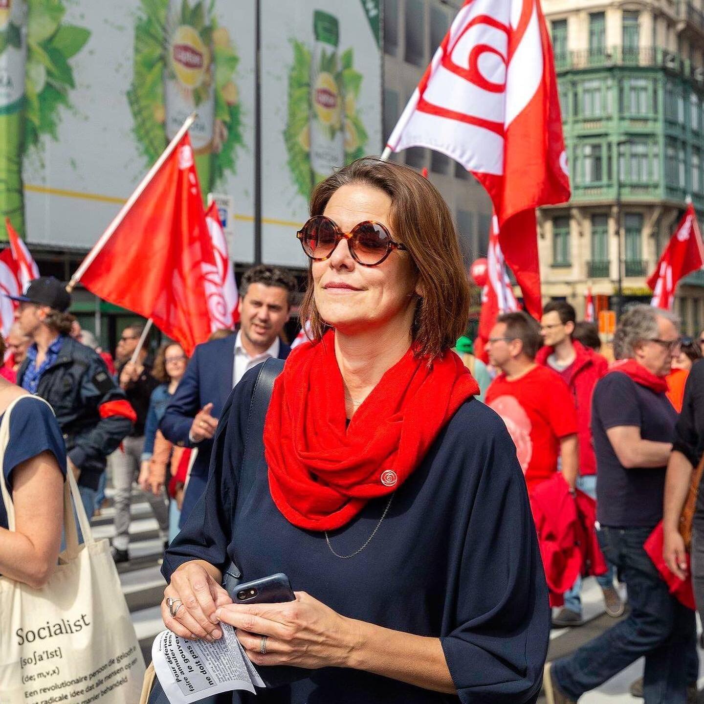 Al meer dan twintig jaar heb ik de eer om elke dag opnieuw te mogen opkomen voor uw rechten. In Vlaanderen, Belgi&euml;, Europa en de rest van de wereld. En dat blijf ik doen.

Een fijne en strijdbare #dagvandearbeid. 🌹✊🏼