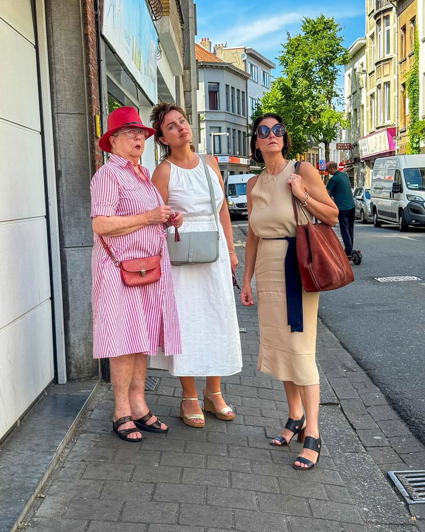 Antwerpen-Noord is een wijk met heel veel potentieel. Alleen komen er vandaag heel wat uitdagingen en problemen samen die heel hard wegen op de leefbaarheid van de wijk en haar inwoners. 

Vandaag besliste het stadsbestuur om de wijk (eindelijk) opni