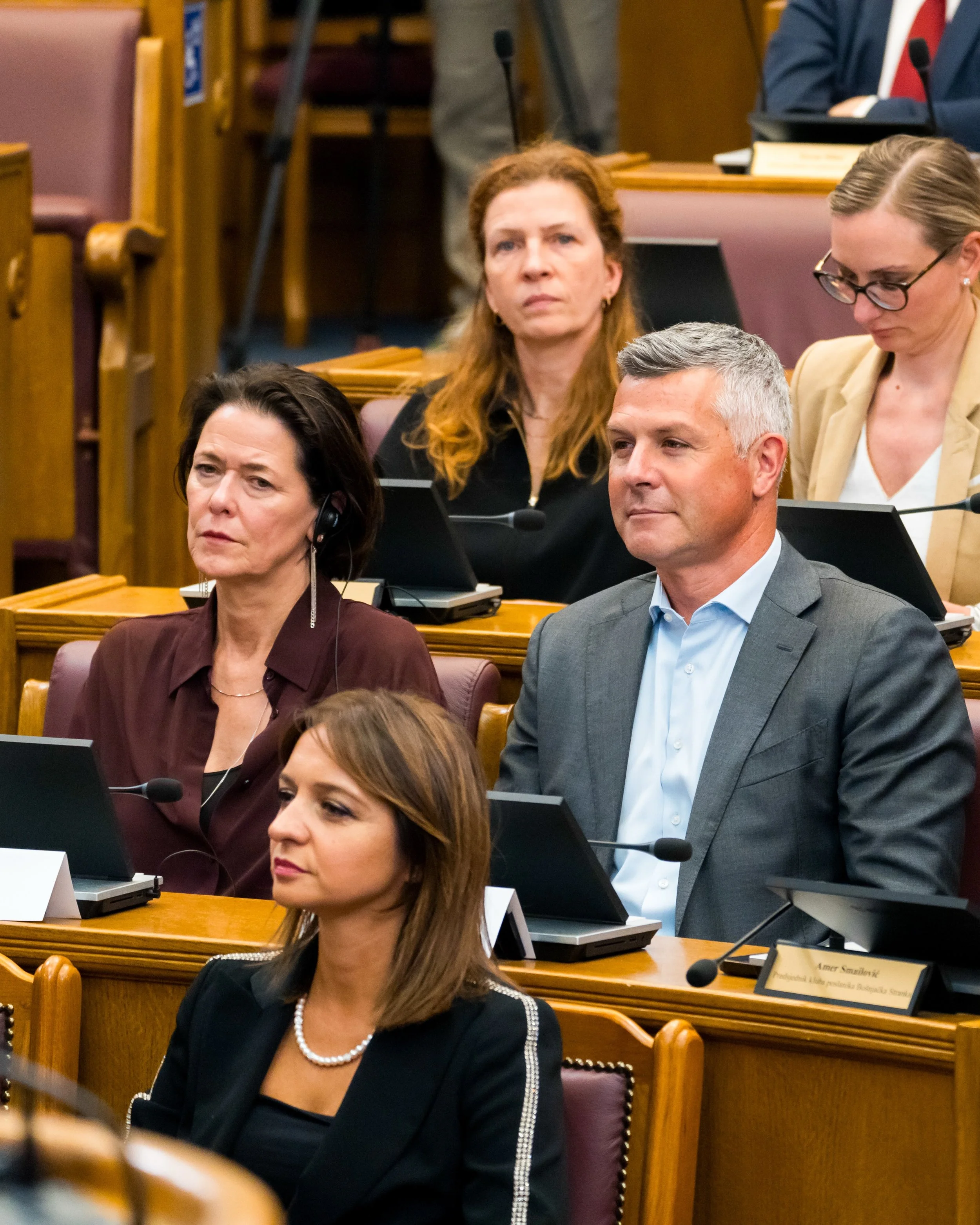 Unite Europe! Opperste concentratie in het Montenegrijnse parlement en een blij weerzien met @ep_president @roberta.metsola. 🇪🇺🇲🇪 Groeten uit Podgorica!
