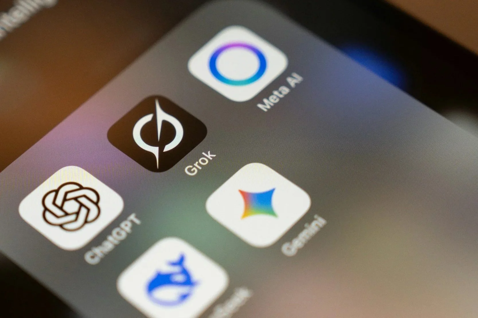 Nieuwe incidenten bewijzen nood aan&nbsp;sneller en strenger optreden tegen Grok van Elon Musk&nbsp;