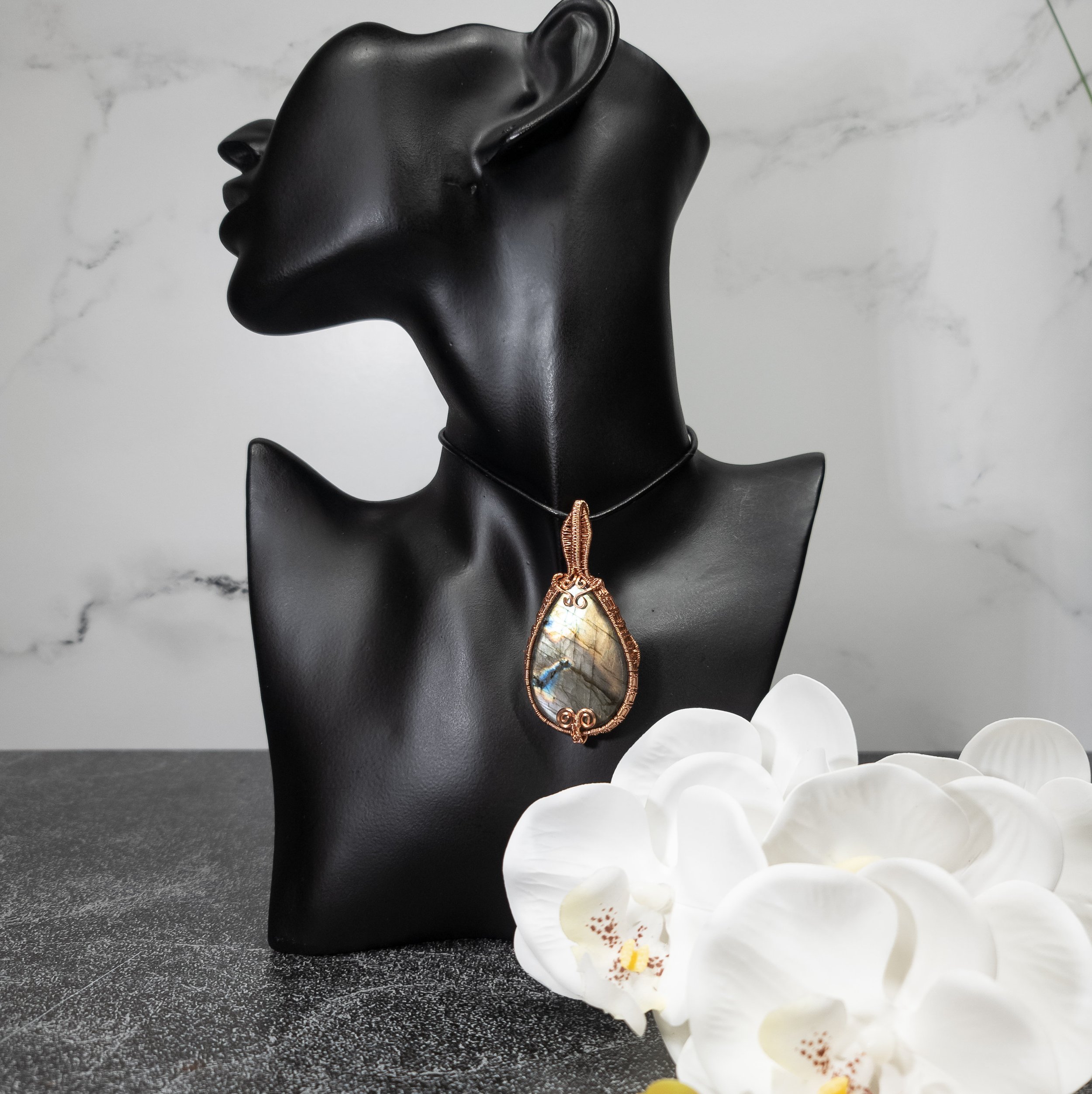 Ulara Moon Labradorite Pendant by Vailen