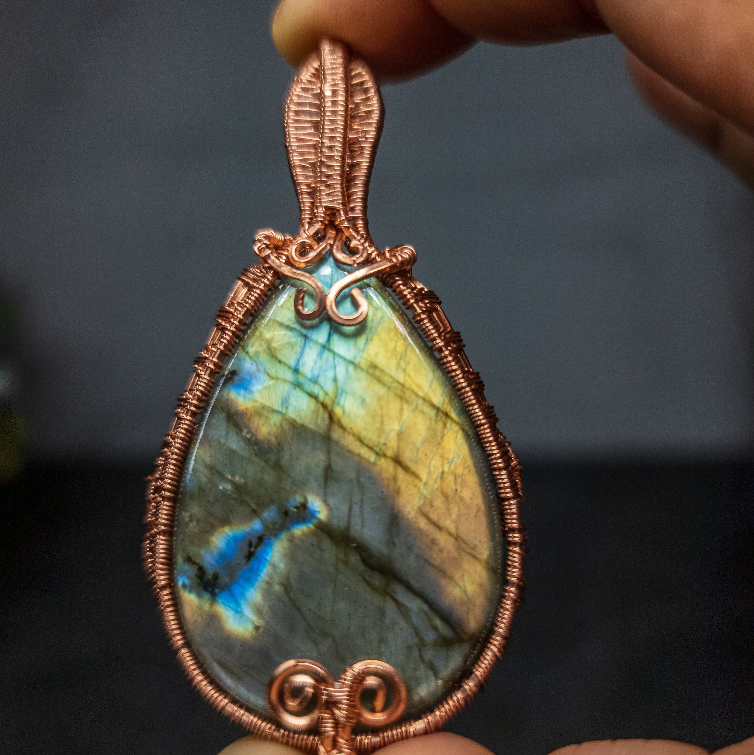 Ulara Moon Labradorite Pendant by Vailen