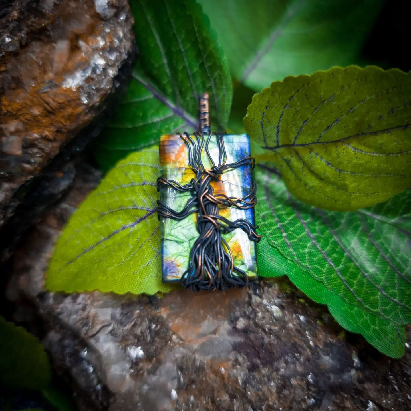 New Tree of Life Mini Pendants!
The labradorite's flash is mesmerizing! 
Available now at ularamoon.com!